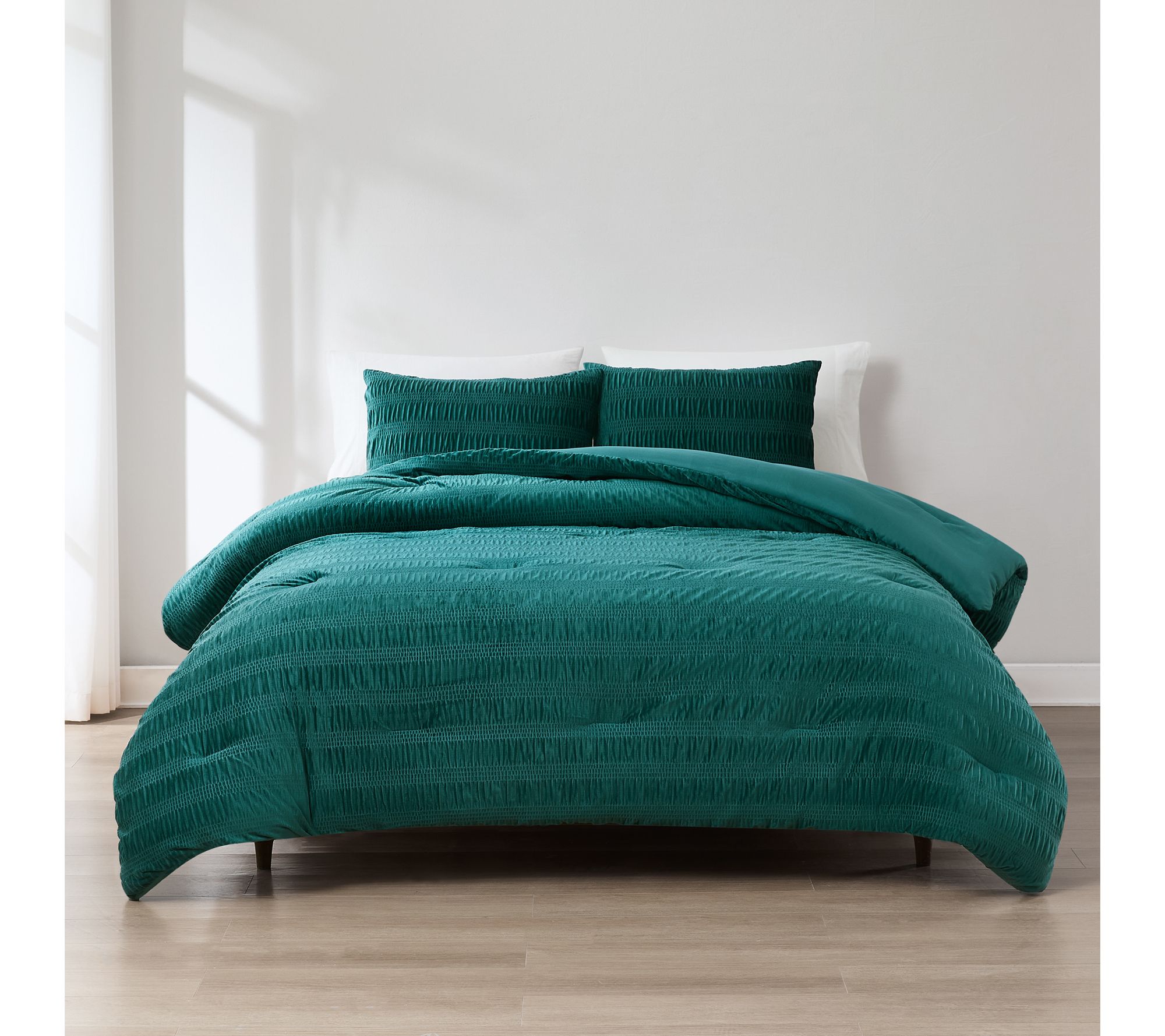 Lush Decor Azalea Ruched Velvet Stripe Comforter Set F/Q