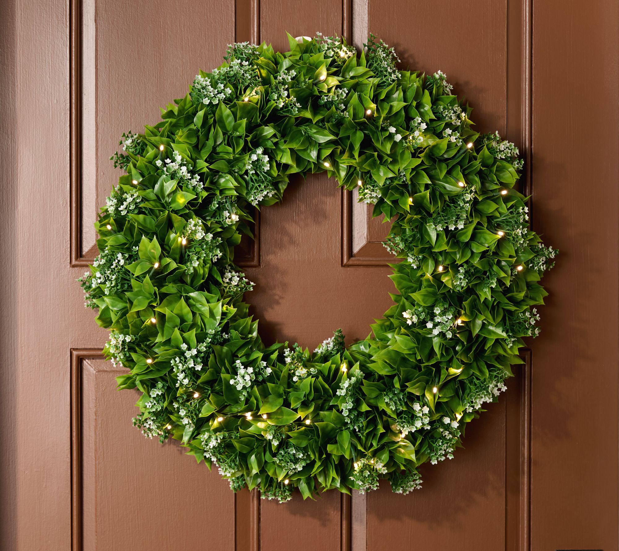 Bethlehem Lights Illuminated 24" Wreath with Wispy Florals