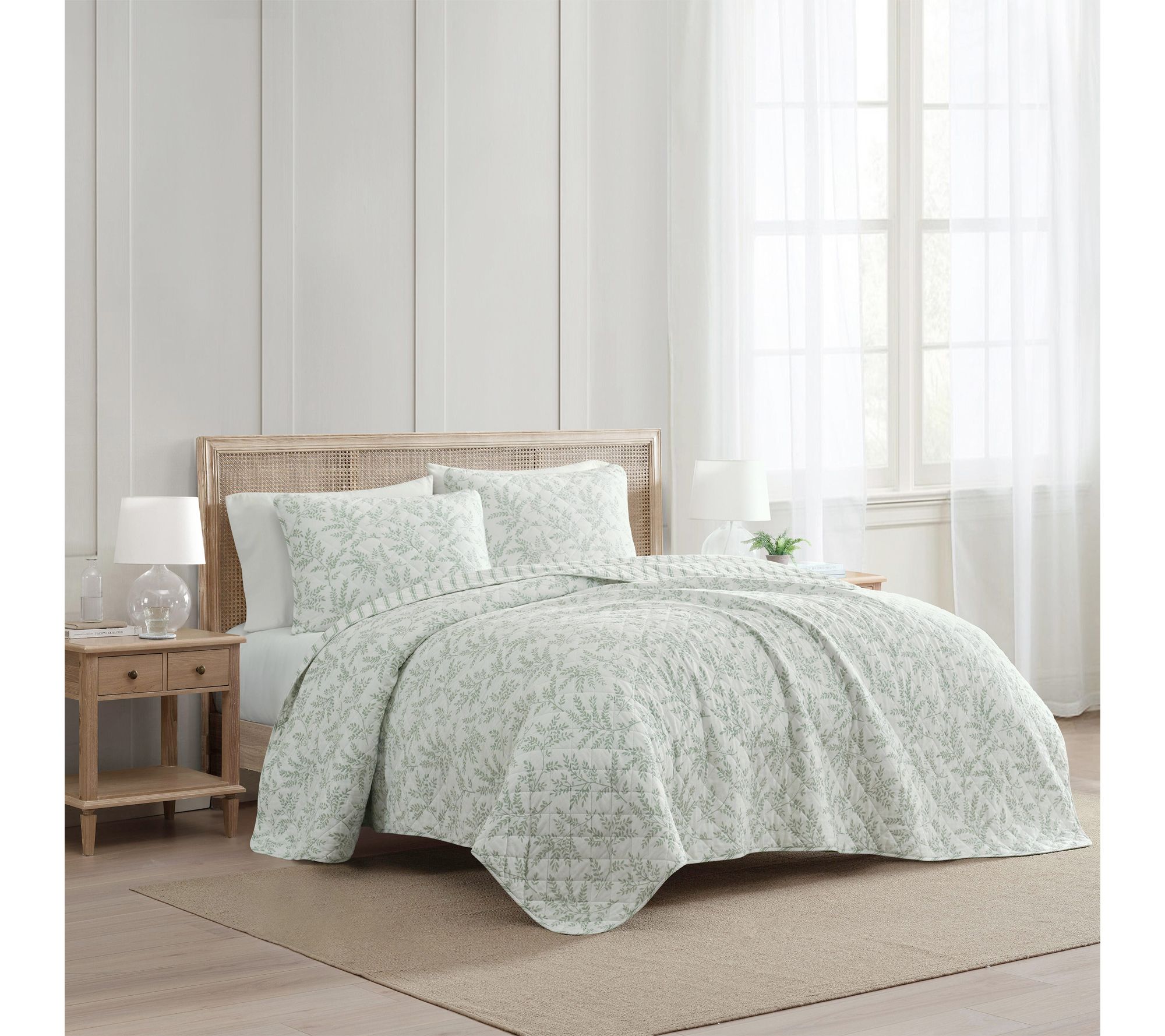 Martha Stewart Murray Leaves White/Green CottonQN Quilt Set