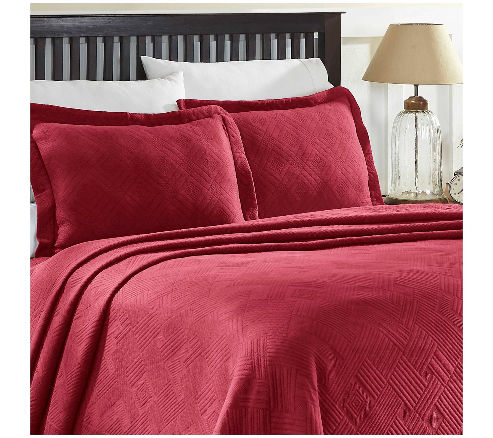 Superior Geometric Fret Cotton Scalloped Bedspr ead Set, Queen