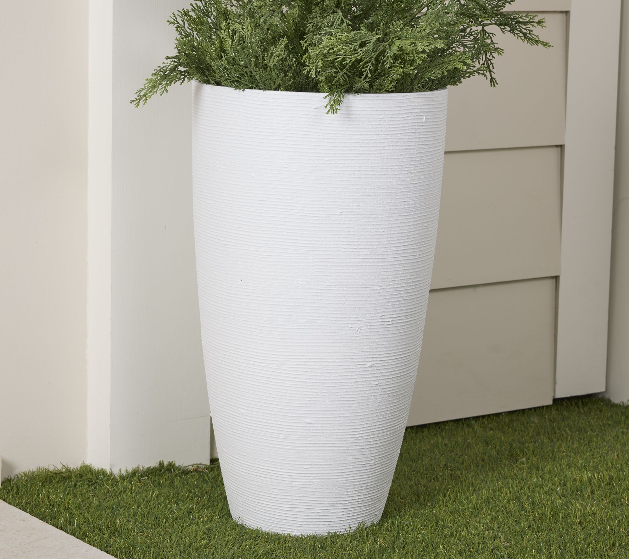 Wicker Park 21" Indoor/Outdoor Textured Tall Planter