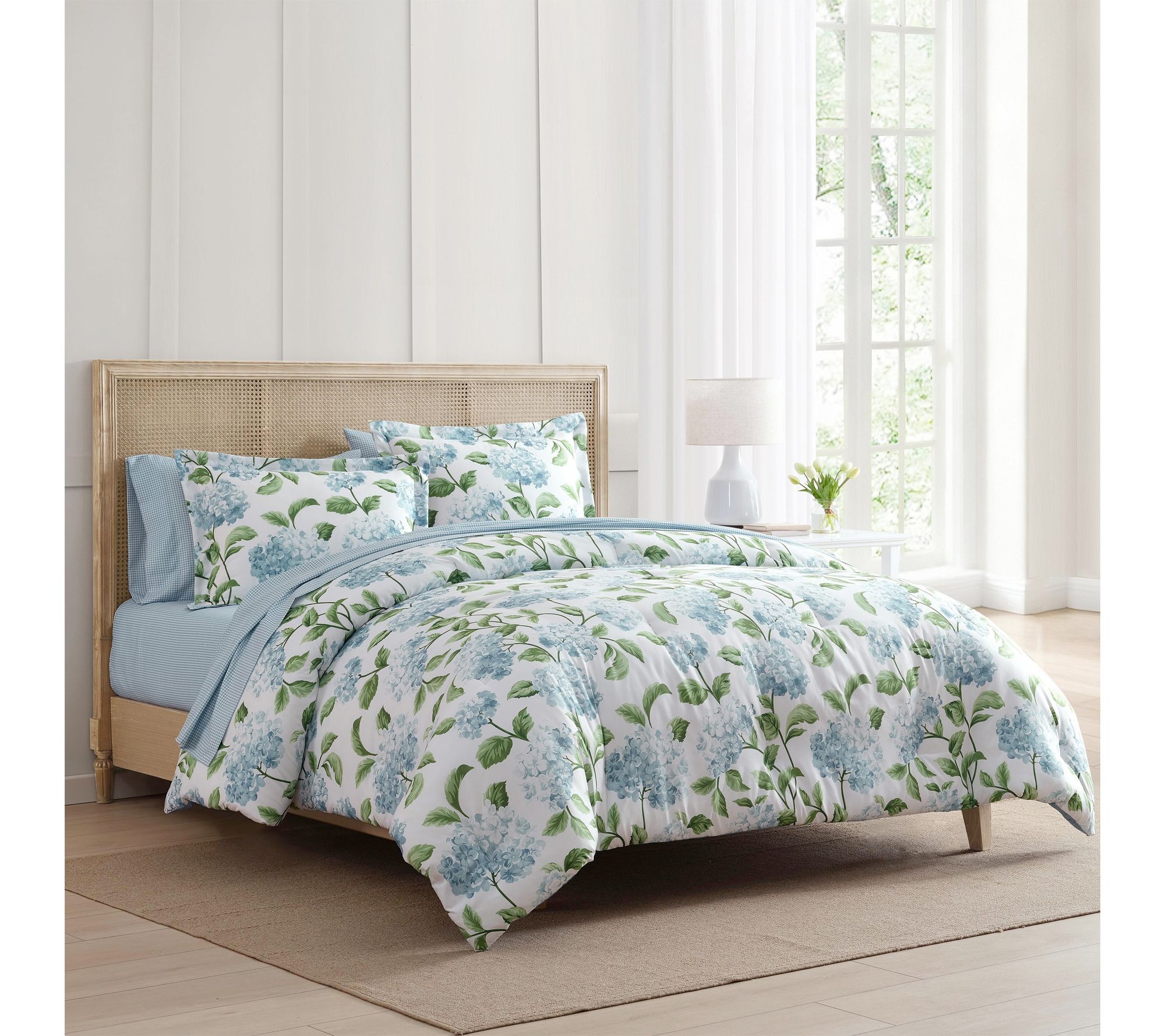 Martha Everyday Harper Hydrangea Reversible Blue Full Bedding