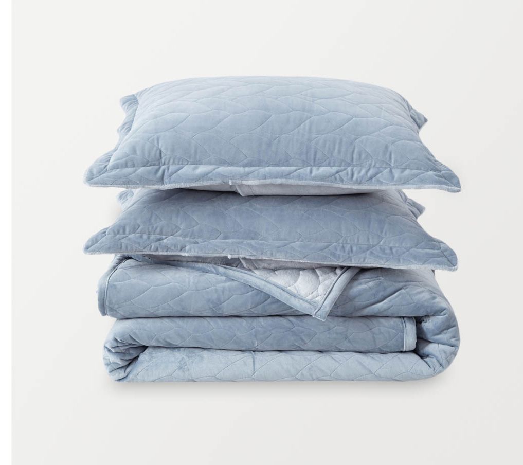 Berkshire Blanket VelvetPlush Quilt Set - Full/Queen