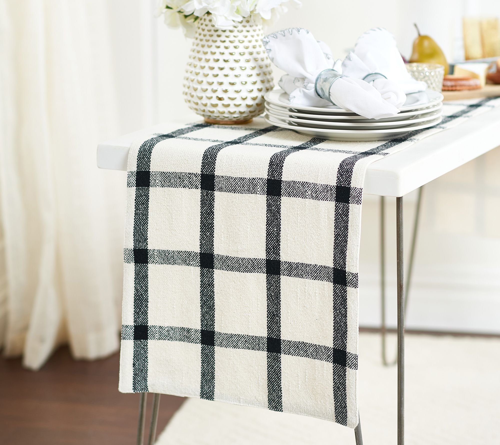 Cozy Cottage by Liz Marie 100% Cotton Table Runner