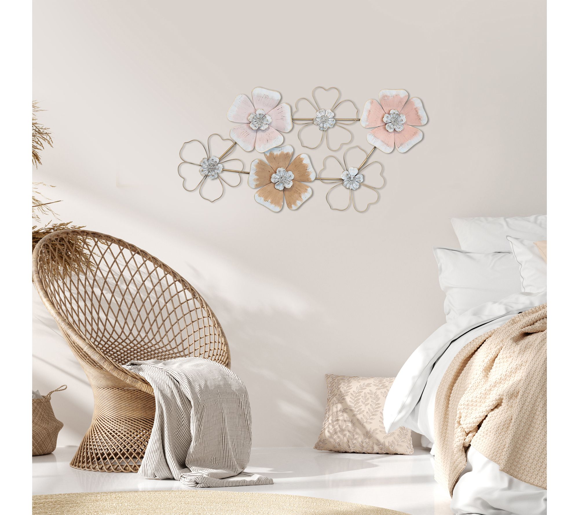 Stratton Home Decor Sydney Floral Bunch Metal Wall Art