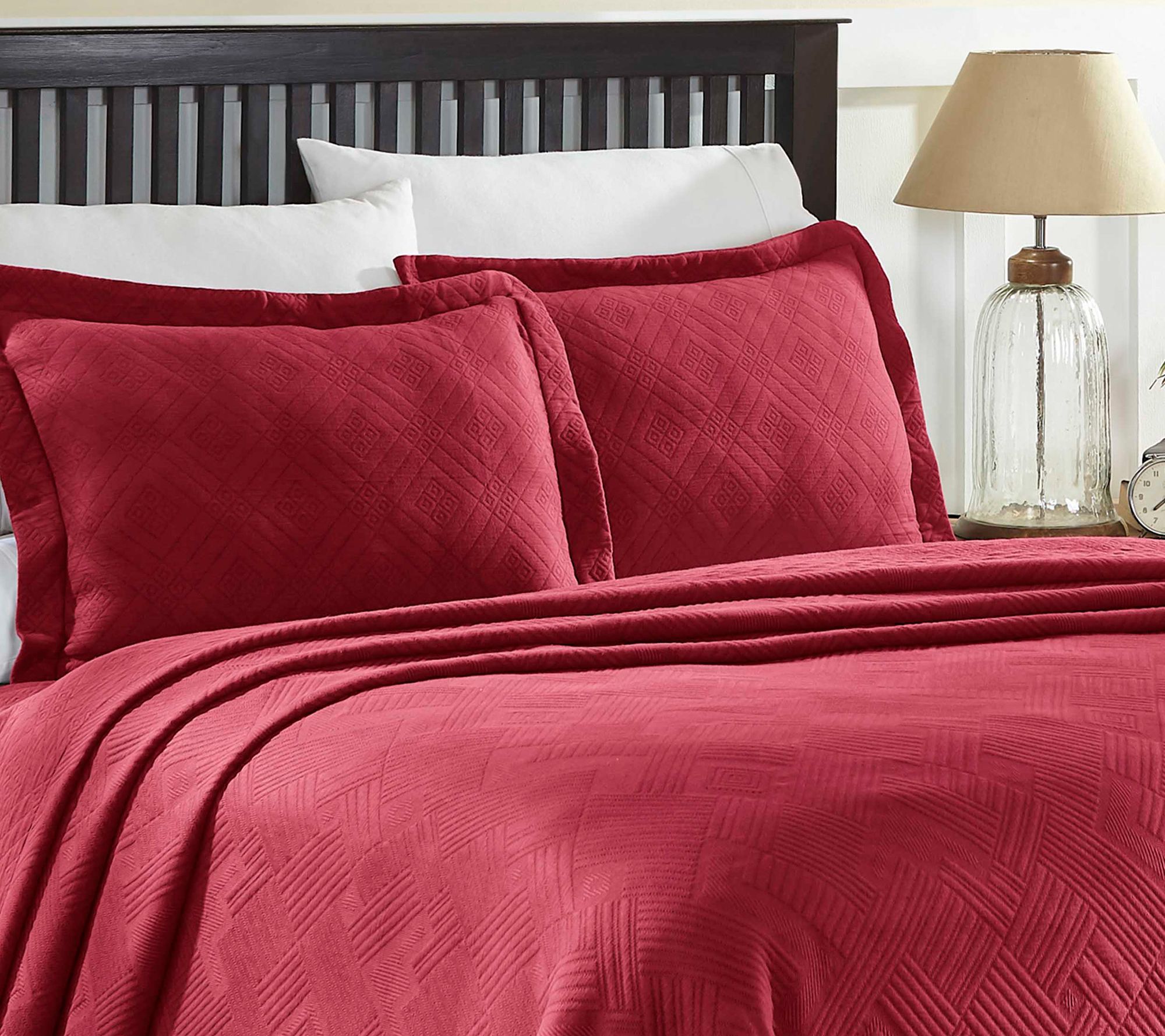 Superior Geometric Fret Cotton Scalloped Bedspr ead Set, King