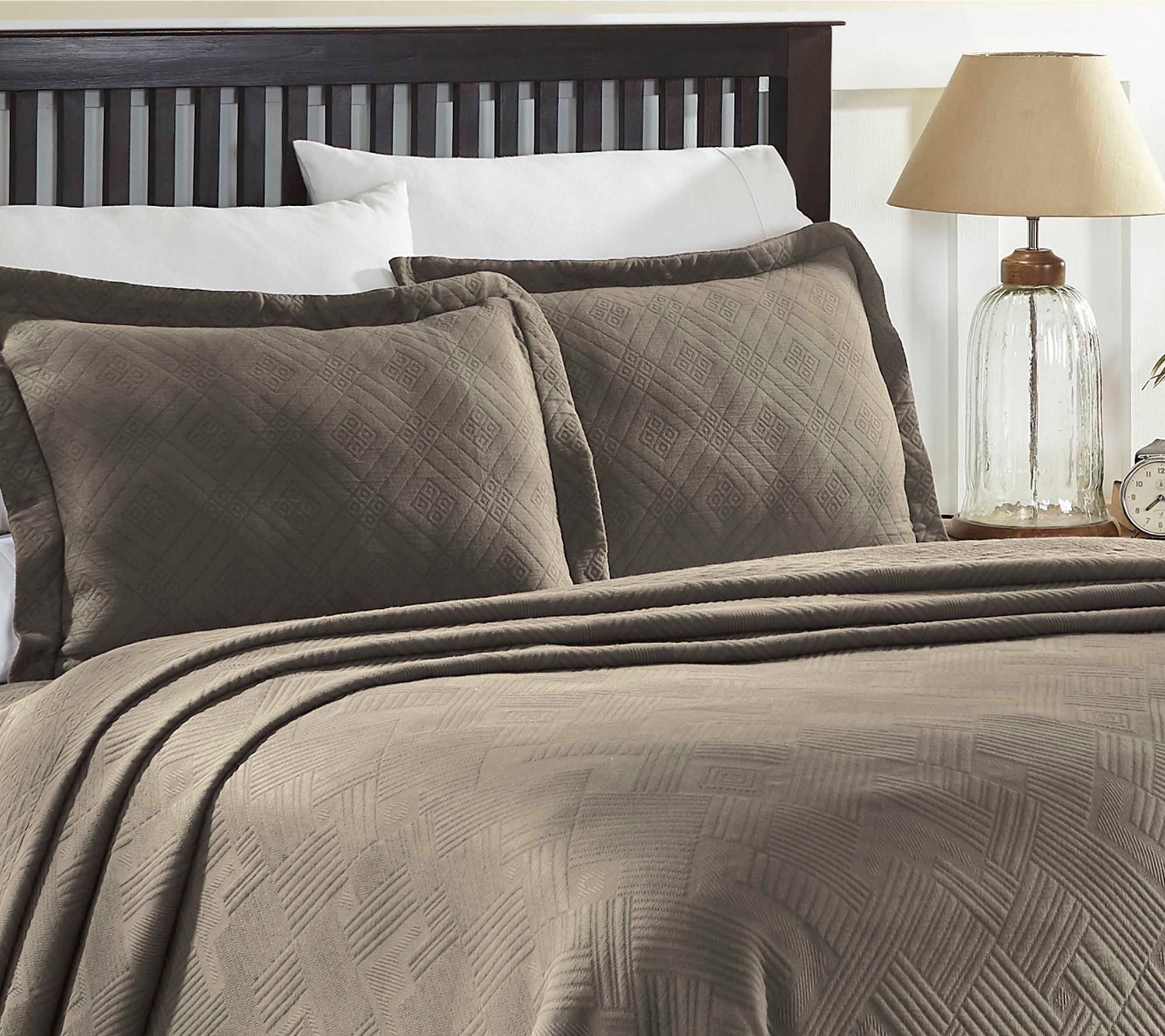 Superior Geometric Fret Cotton Scalloped Bedspread Set, King