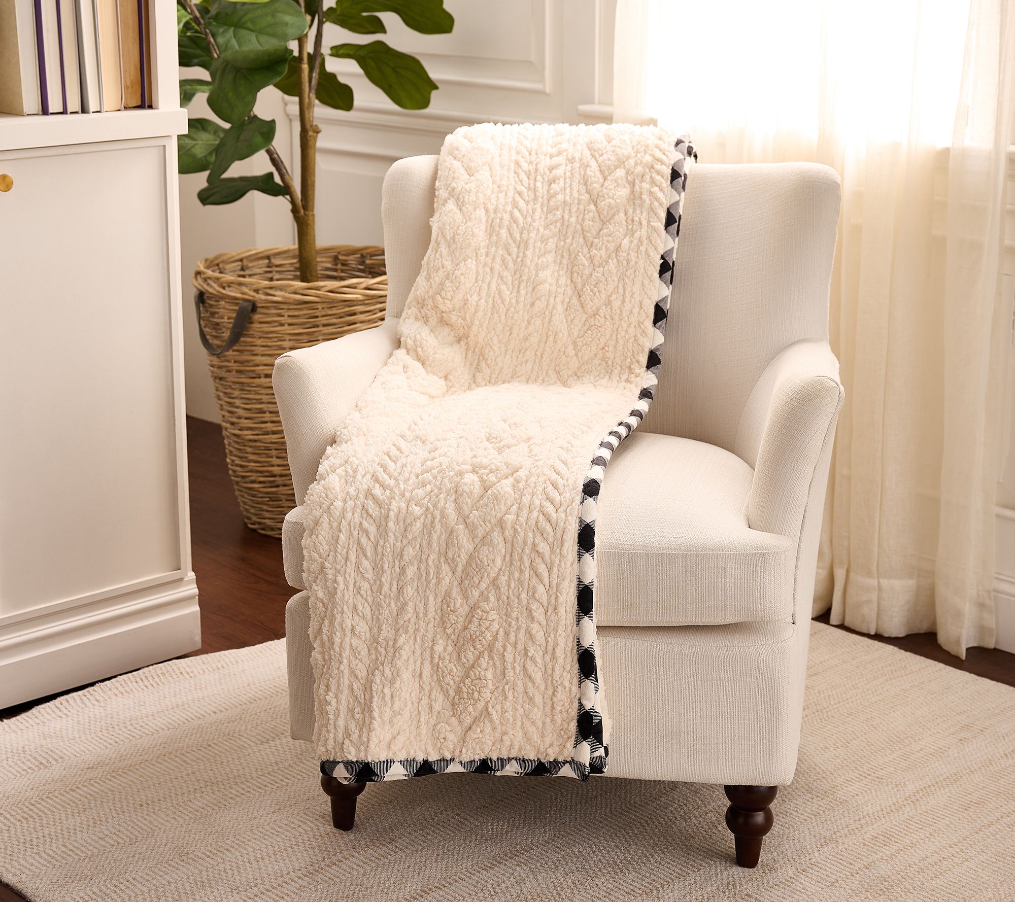 Home Reflections Cable Knit Sherpa 60x70 Throw