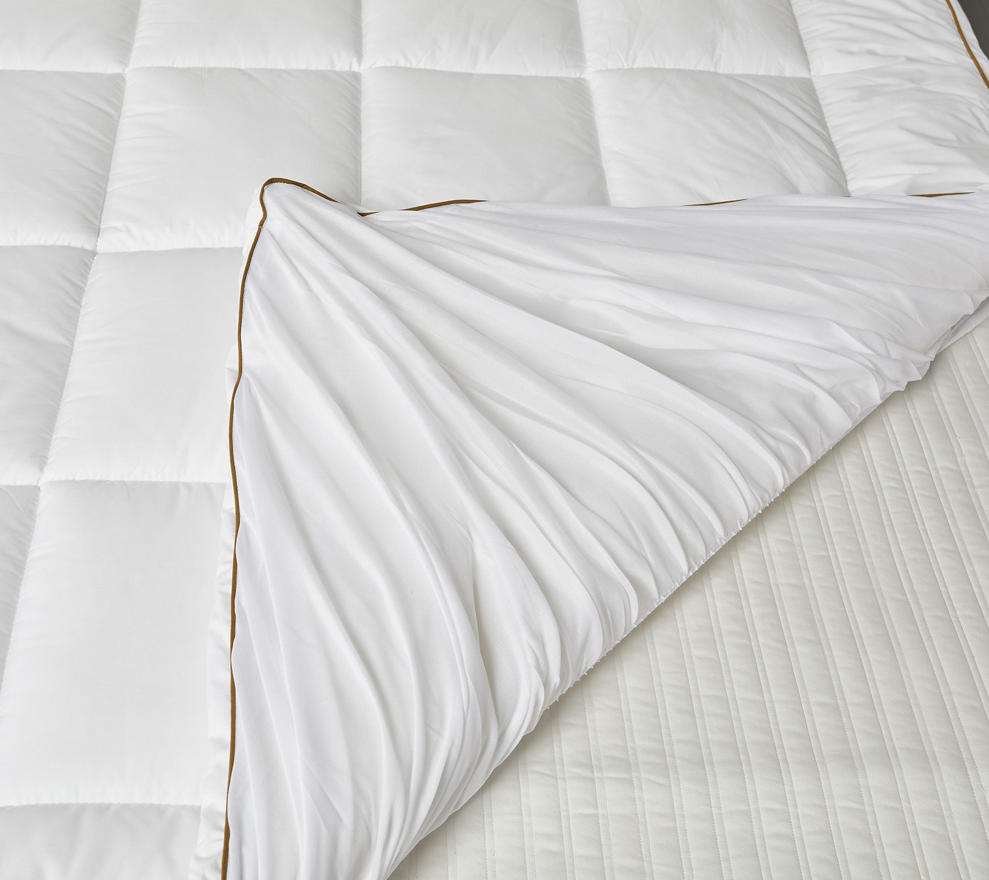 Elle Decor 225TC TencelPoly Filled Mattress Topper Cal King