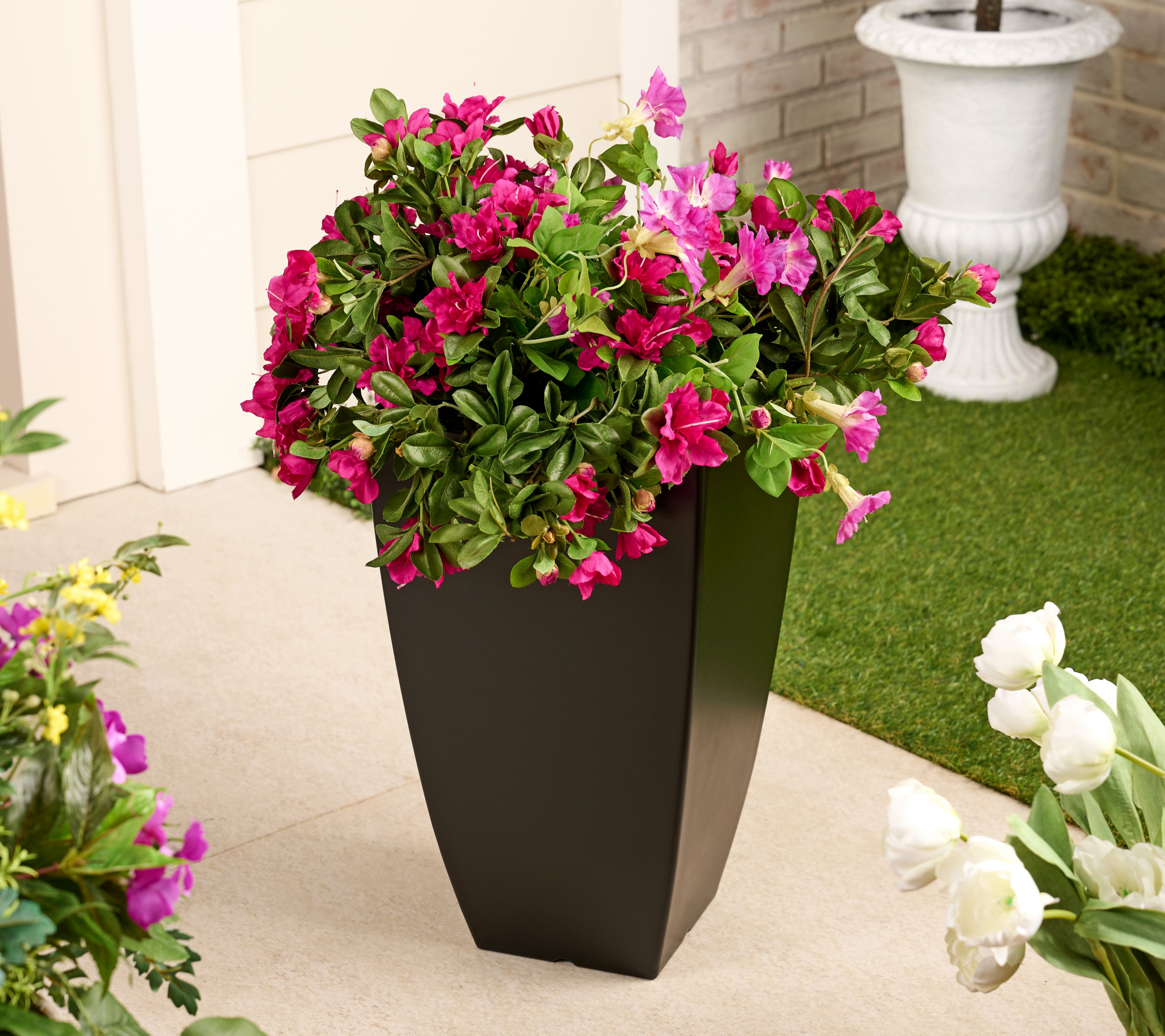 Wicker Park 21" Indoor/Outdoor Tall Planter