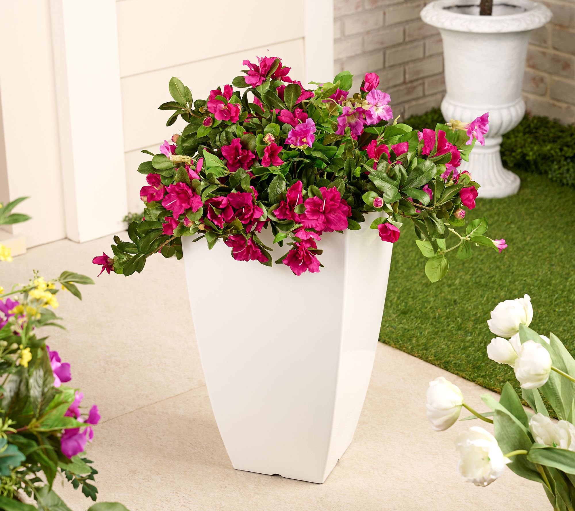 Wicker Park 21" Indoor/Outdoor Tall Planter