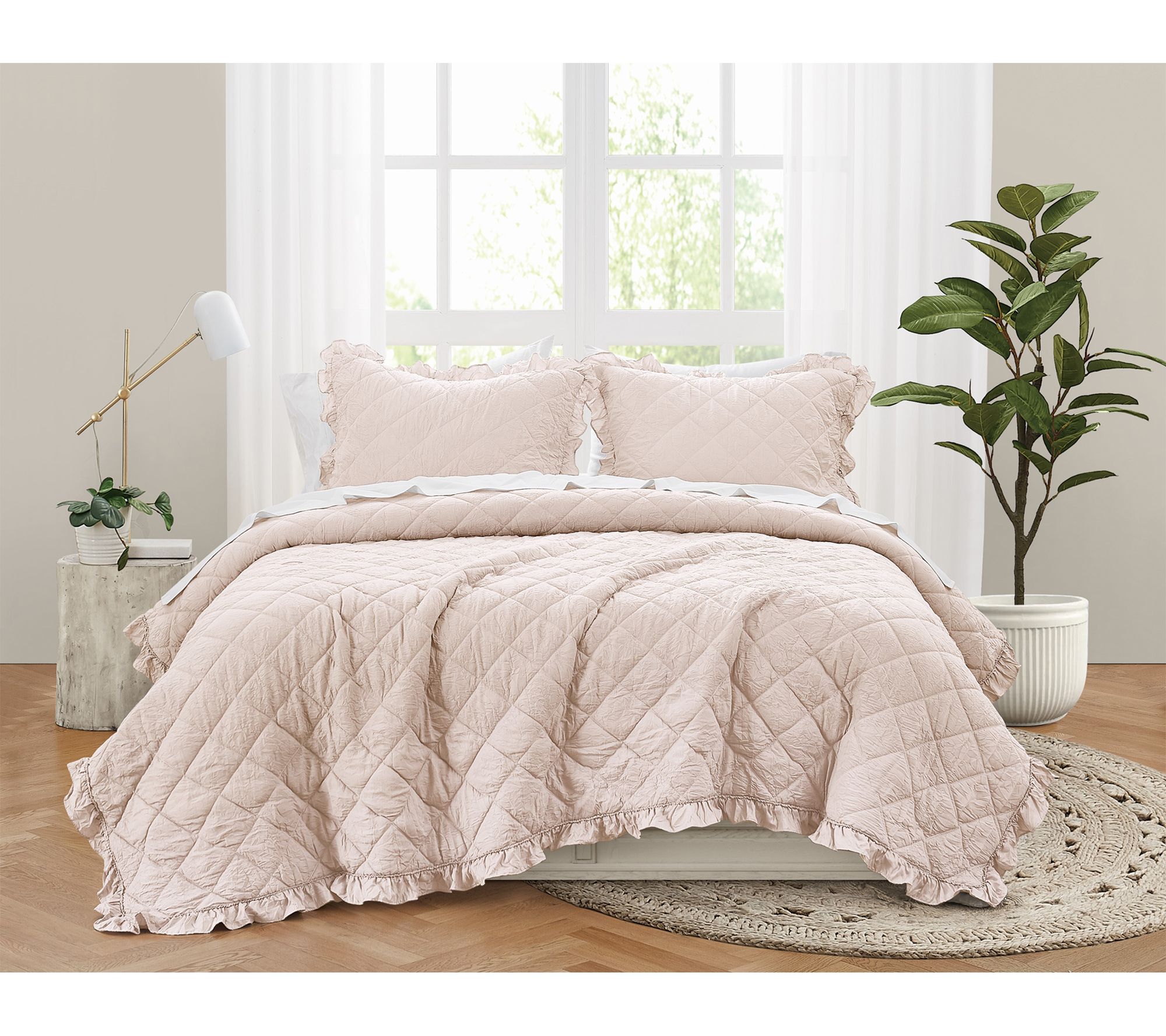 Truly Soft Crinkle Ruffle 3 Piece Full/Queen Qu ilt Set