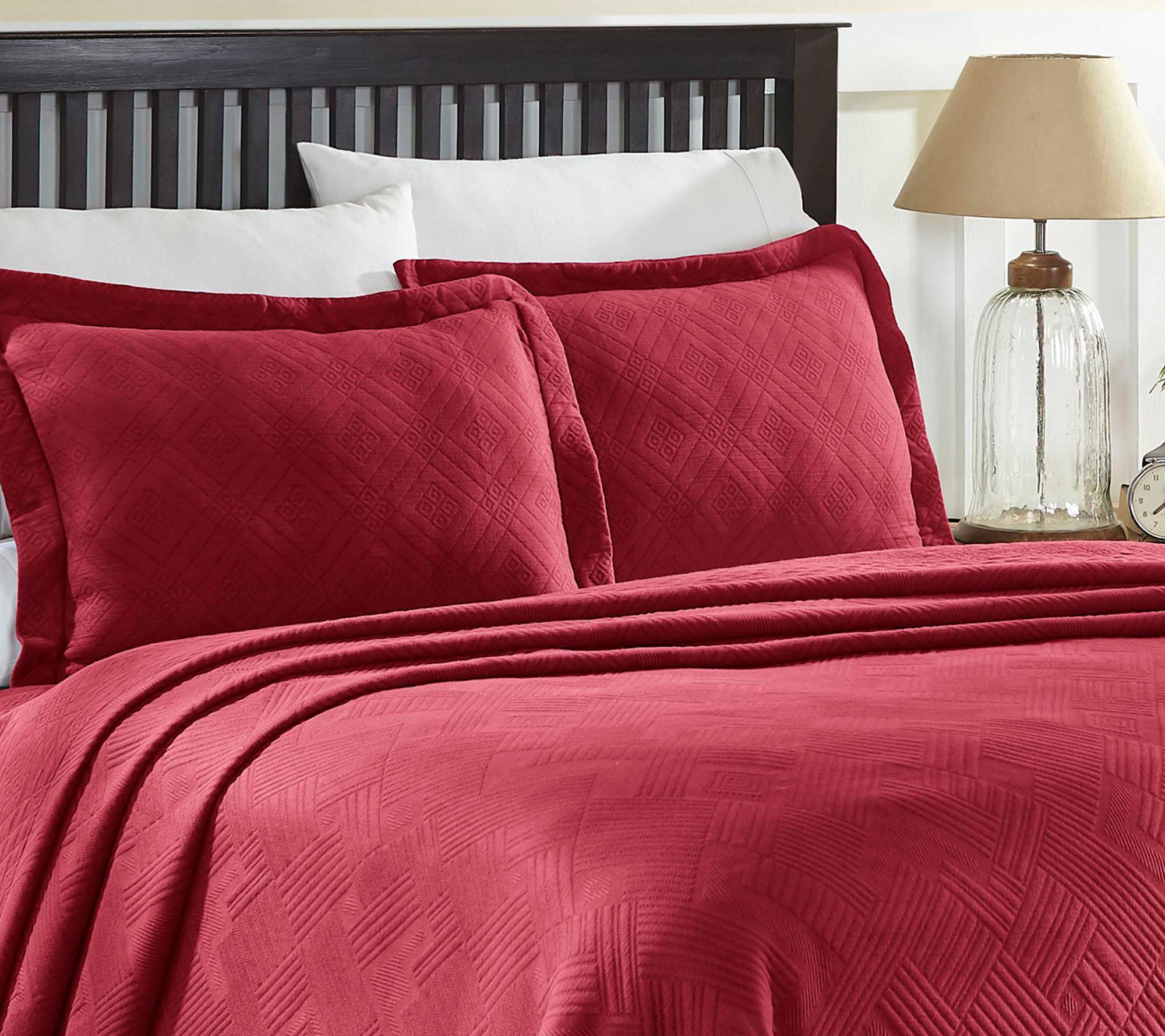 Superior Geometric Fret Cotton Scalloped Bedspr ead Set, Full