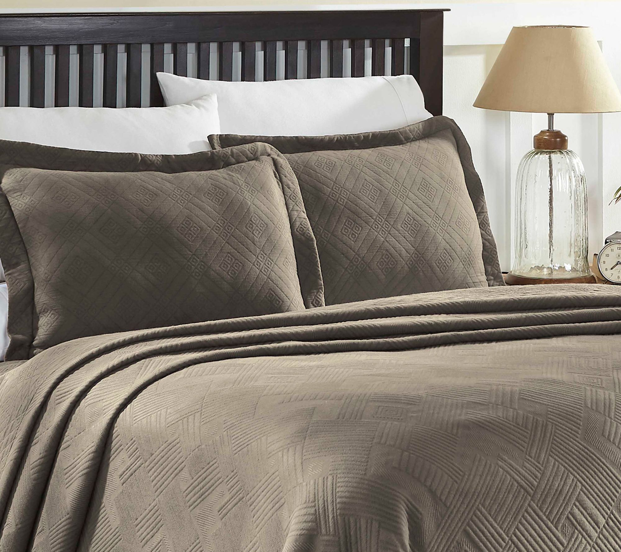 Superior Geometric Fret Cotton Scalloped Bedspread Set, Full