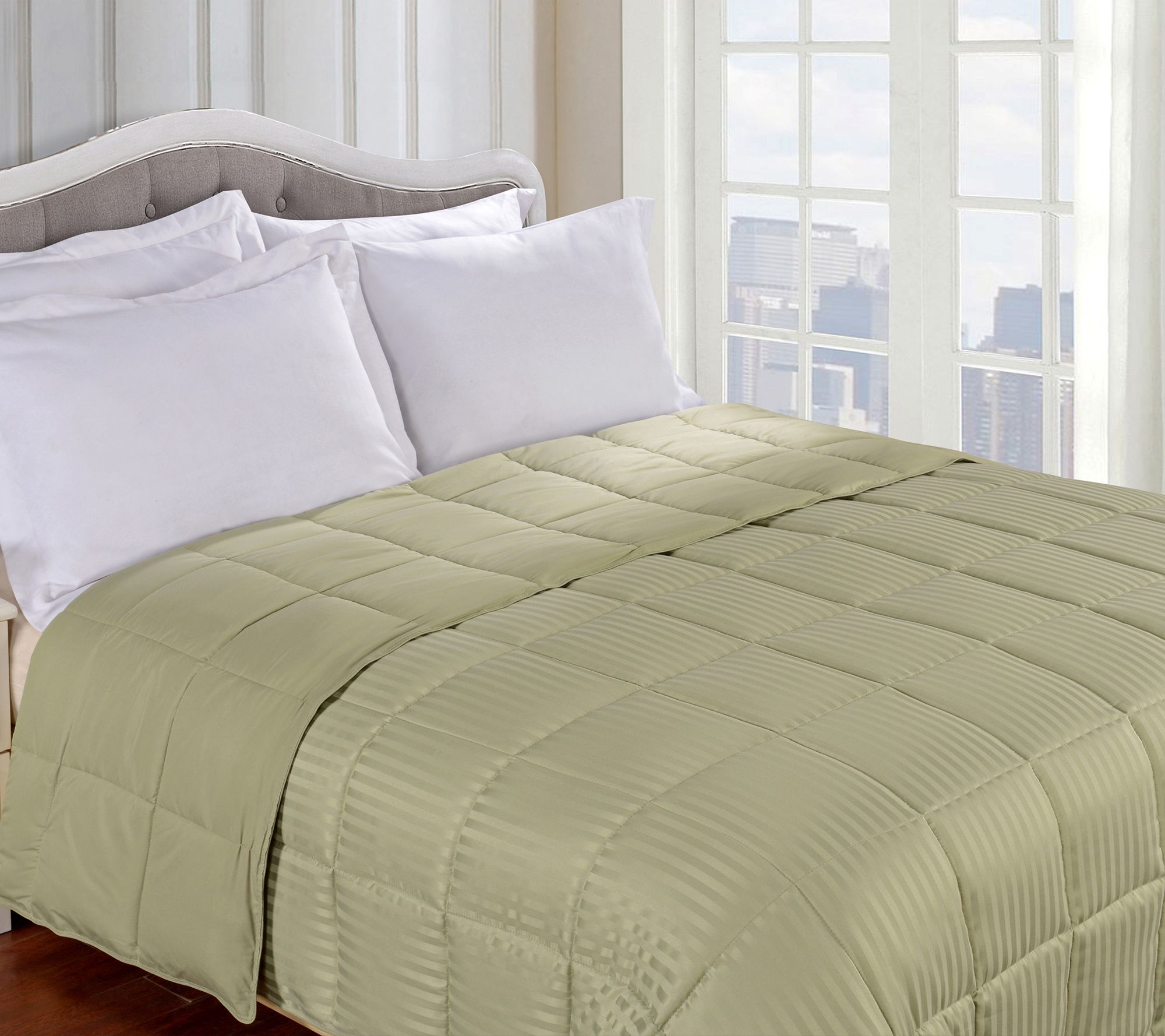 Superior Reversible Down Alternative Blanket, F ull/Queen