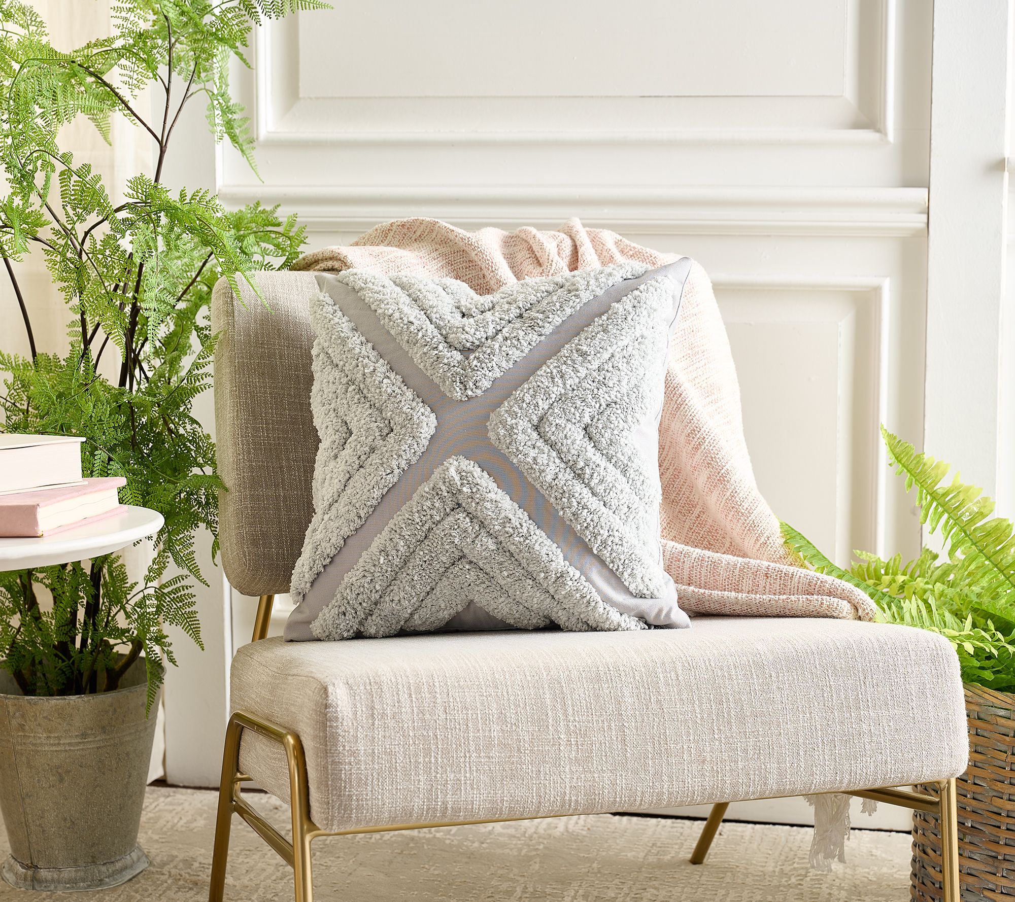 Home Reflection Tufted Decorative 18" x 18" Pillow