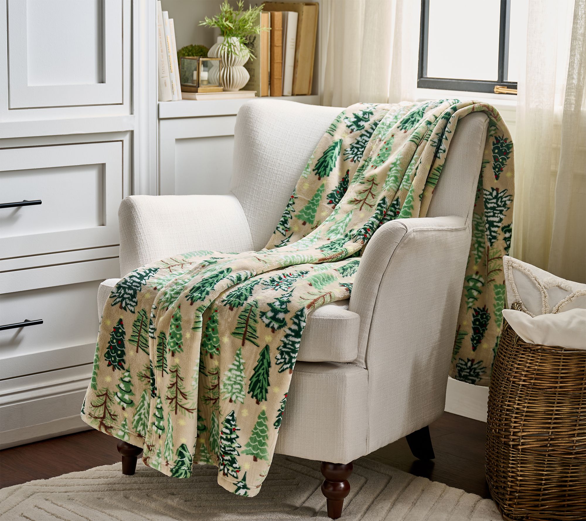 Kringle Express Oversized 60" x 80" Holiday Printed Throw