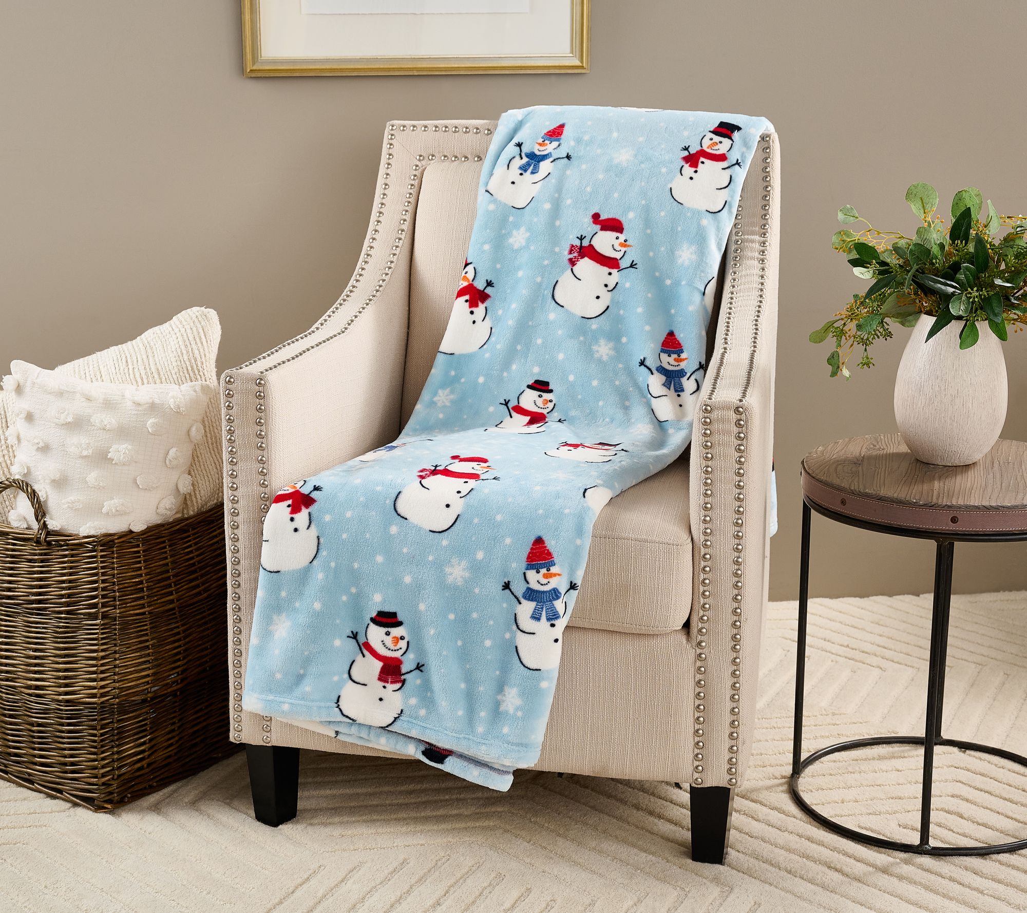 Kringle Express Oversized 60" x 80" Holiday Printed Throw