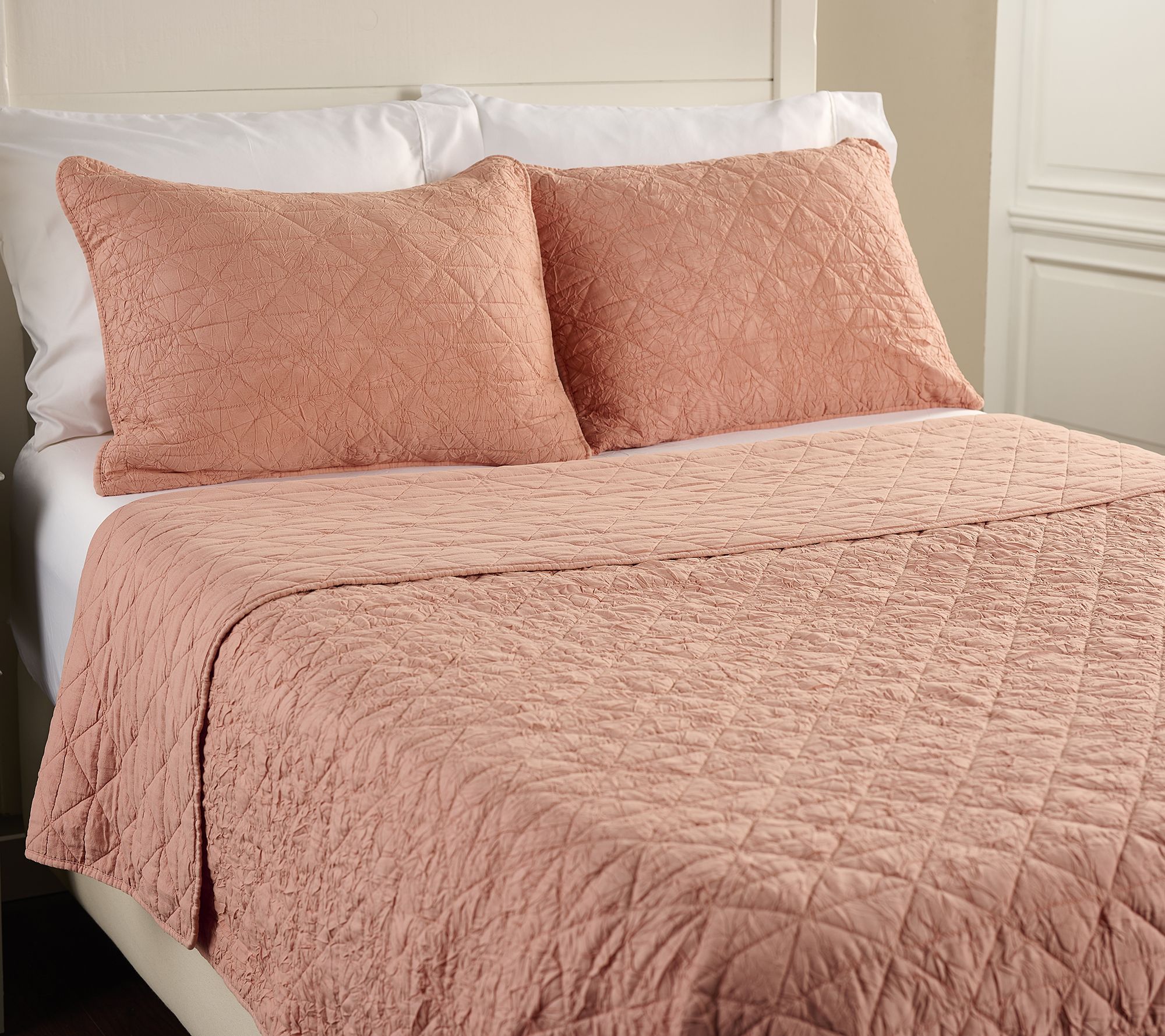 Home Reflections Textured Stonewash Quilt Set- Queen