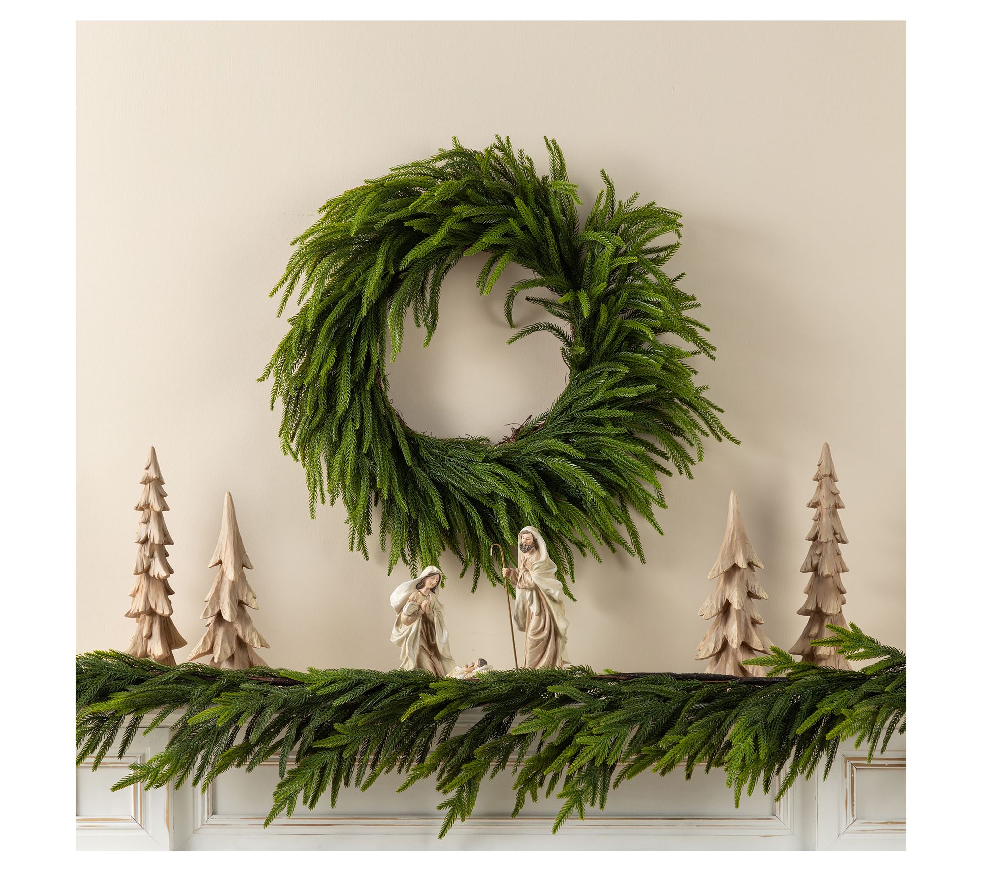 Glitzhome 28"D Christmas Greenery PE Wreath