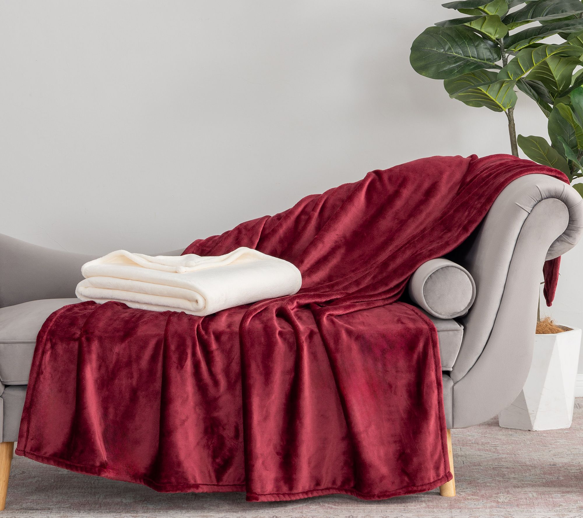 Berkshire S/2 60x70 Velvetsoft Plush Throws with Gift Boxes