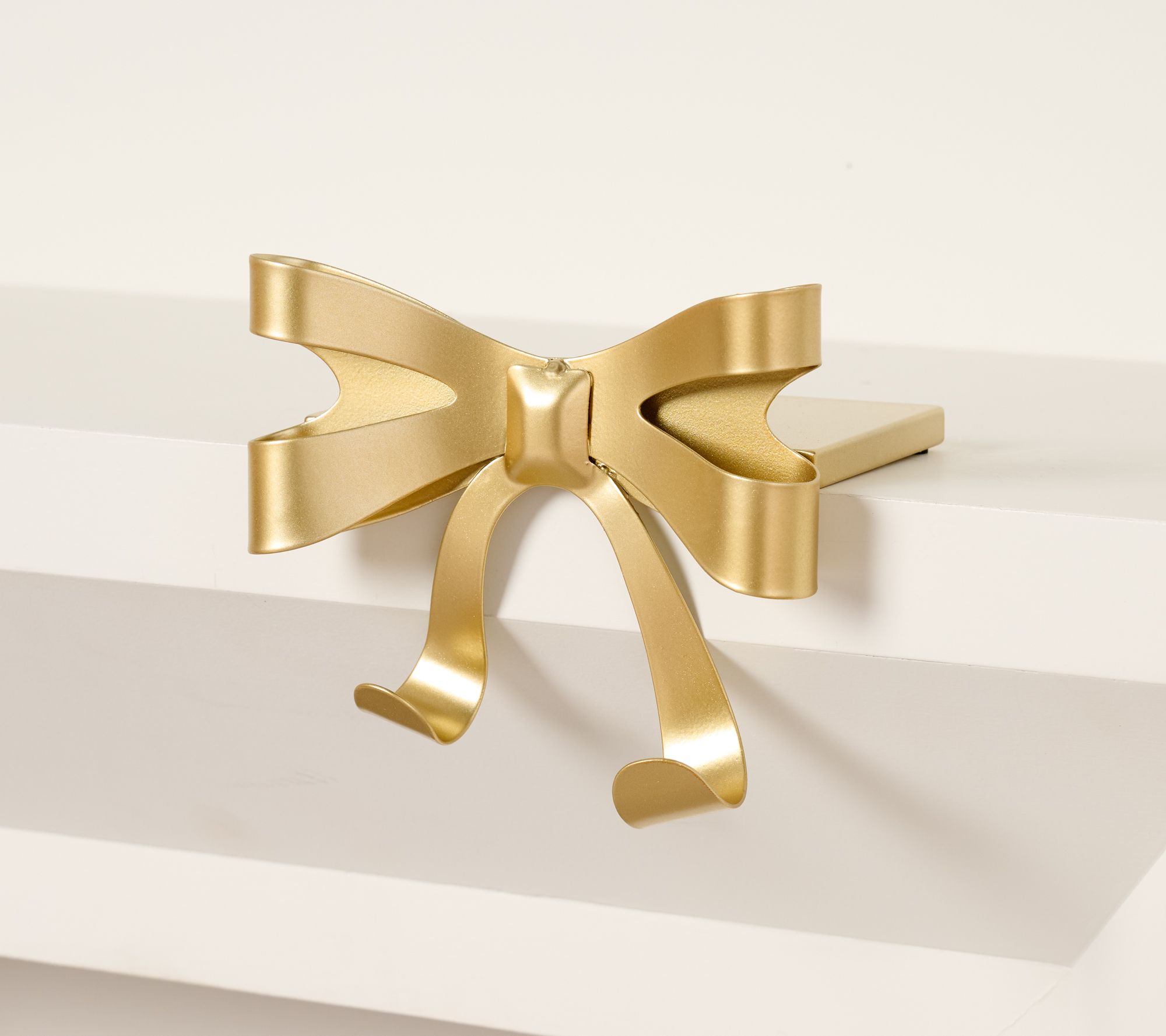 Metallic Bow Stocking Holder by Mally Roncal
