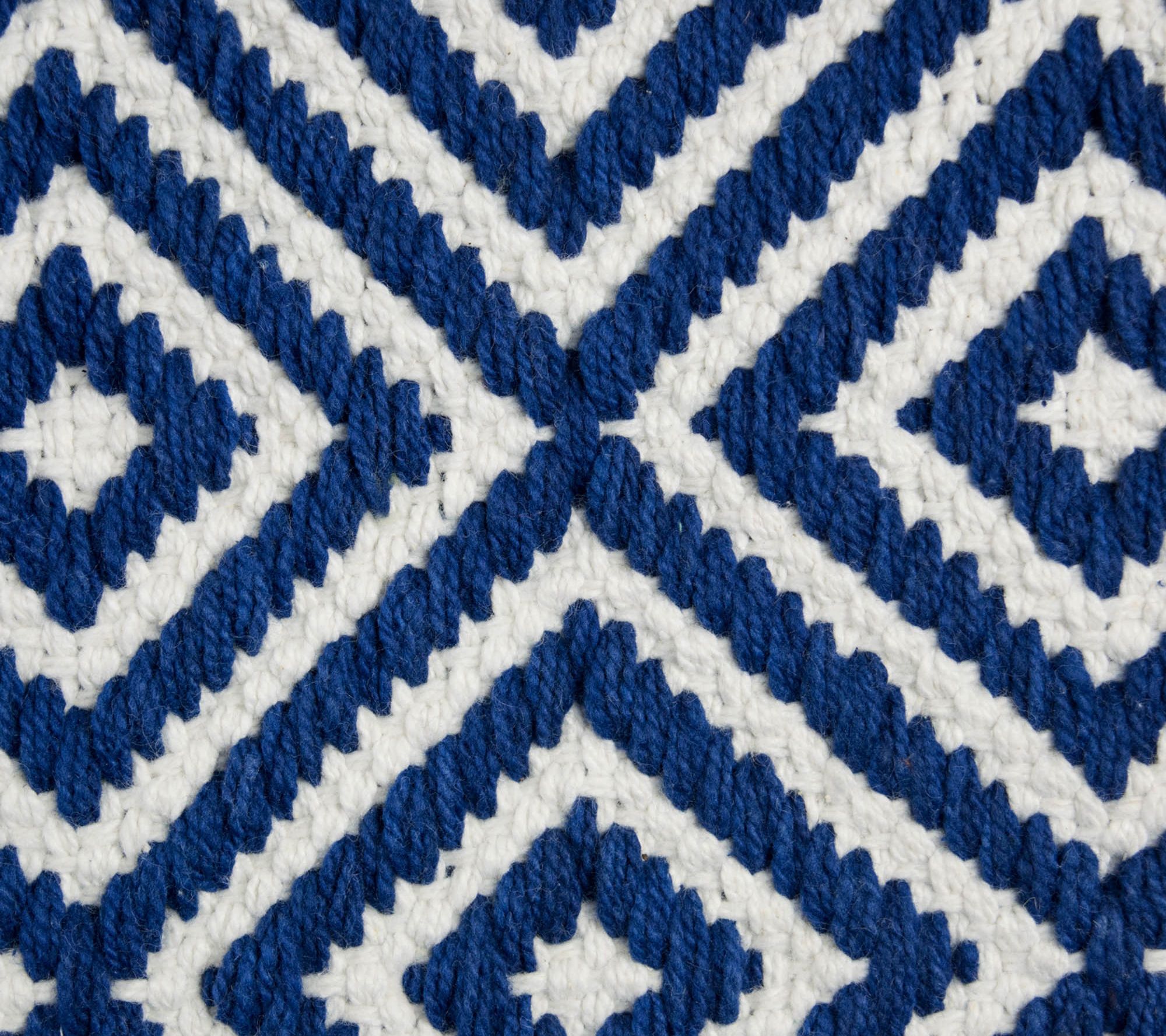 Design Imports Diamond Recycled Yarn Rug 2'x3'