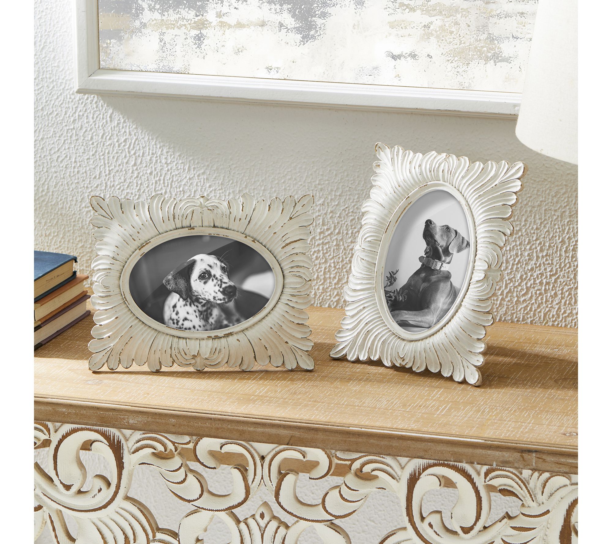 Glitzhome Ornate White Resin Tabletop Picture Frames Set of 2