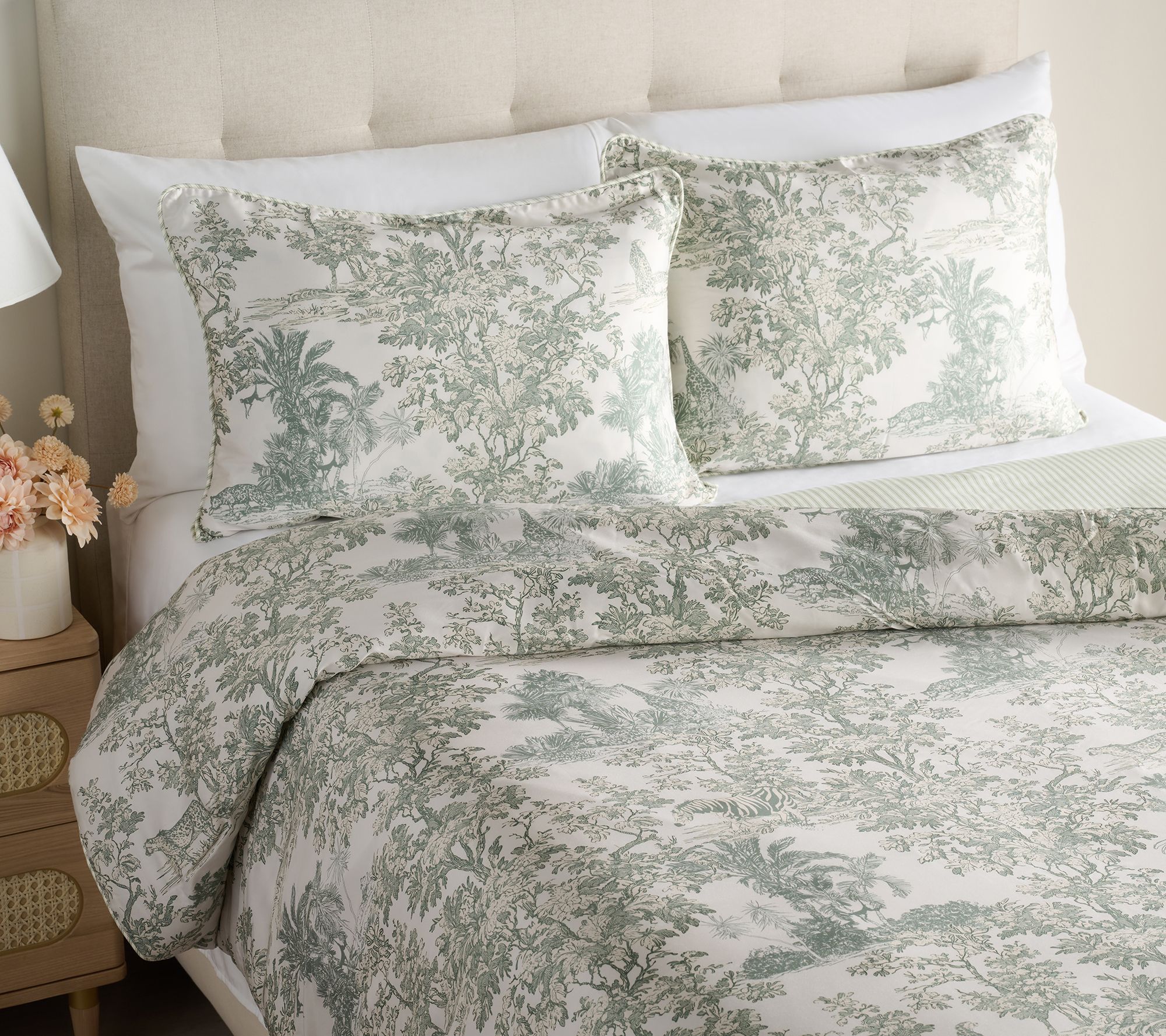 Mrs. H by Dee Hilfiger Safari Toile Sateen Comforter- Twin