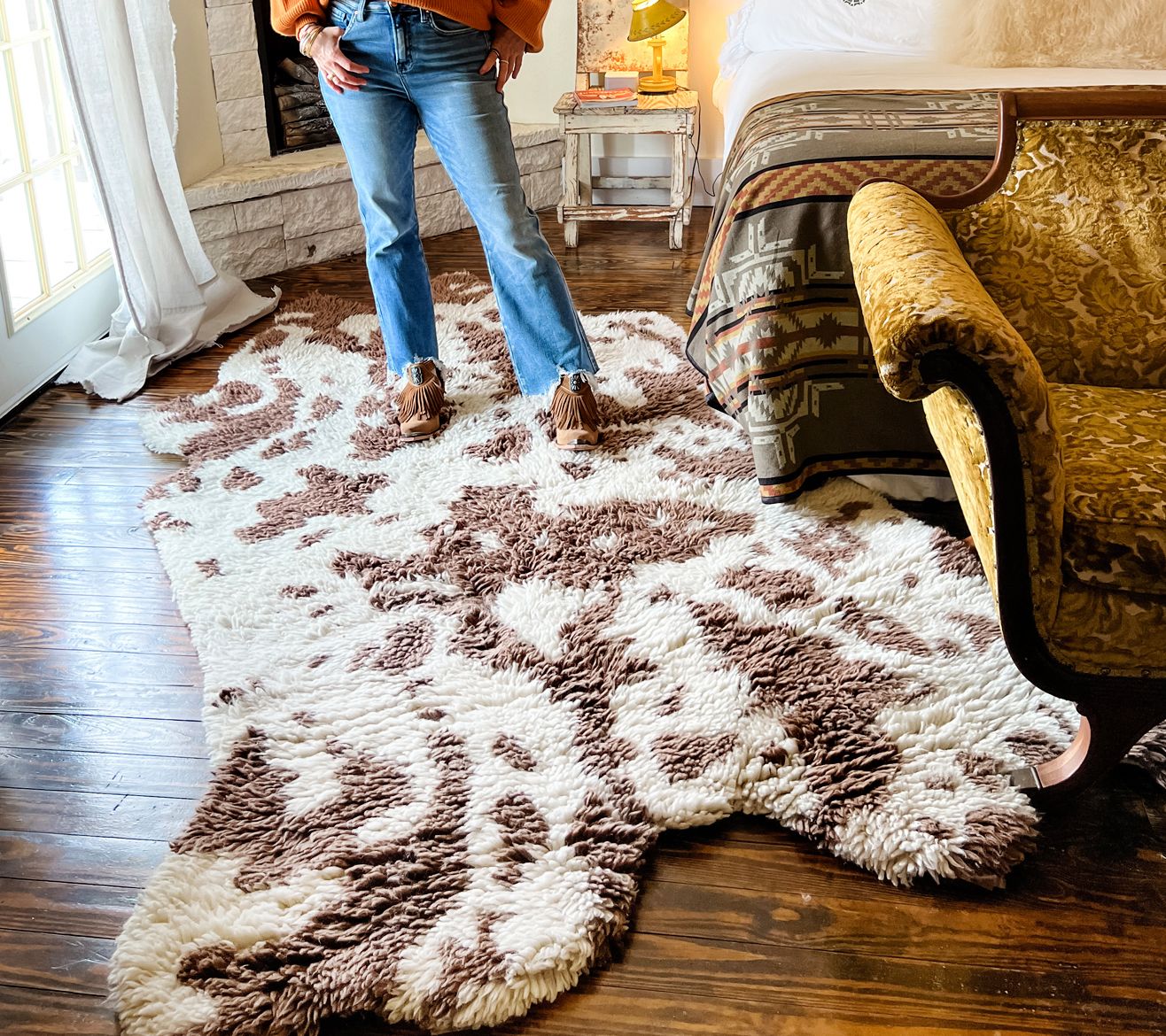 "As Is" Sister Road by JG 5'x8' Faux Cow Hide Area Rug