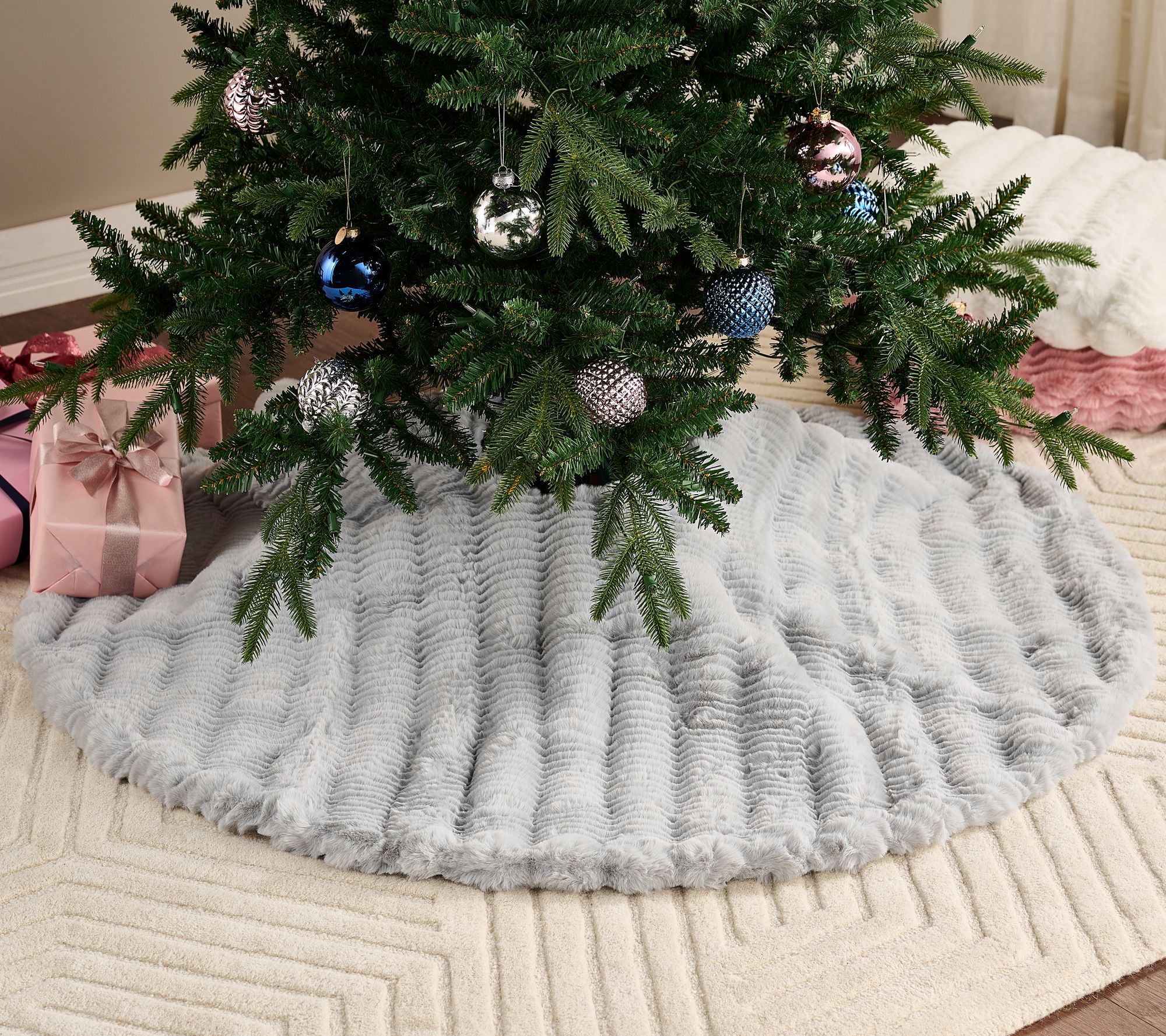 BFF Collection 54" Slouched Faux Fur Tree Skirt