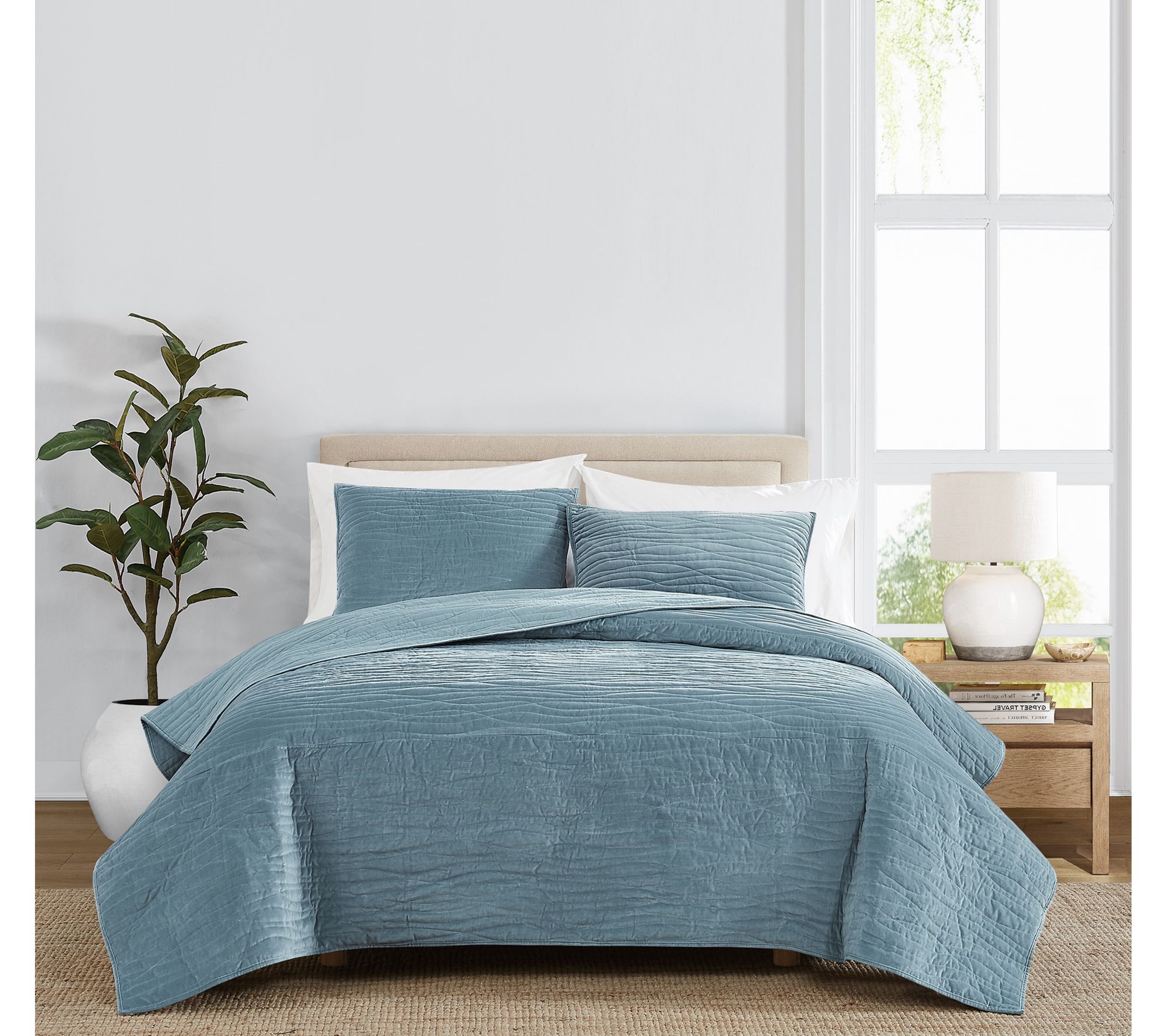 Royal Velvet Wavy Cotton Velvet Twin XL Quilt Set