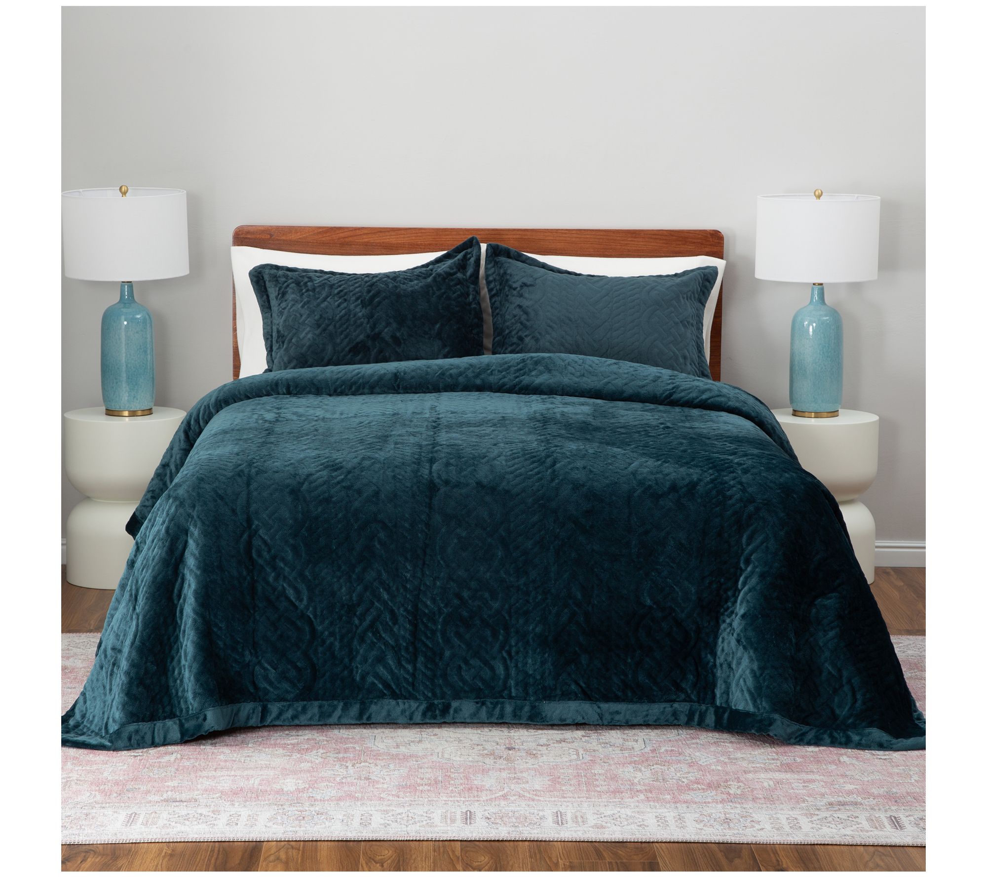 Berkshire Ultrasonic Cable Textured Comforter rev. Sherpa Fl