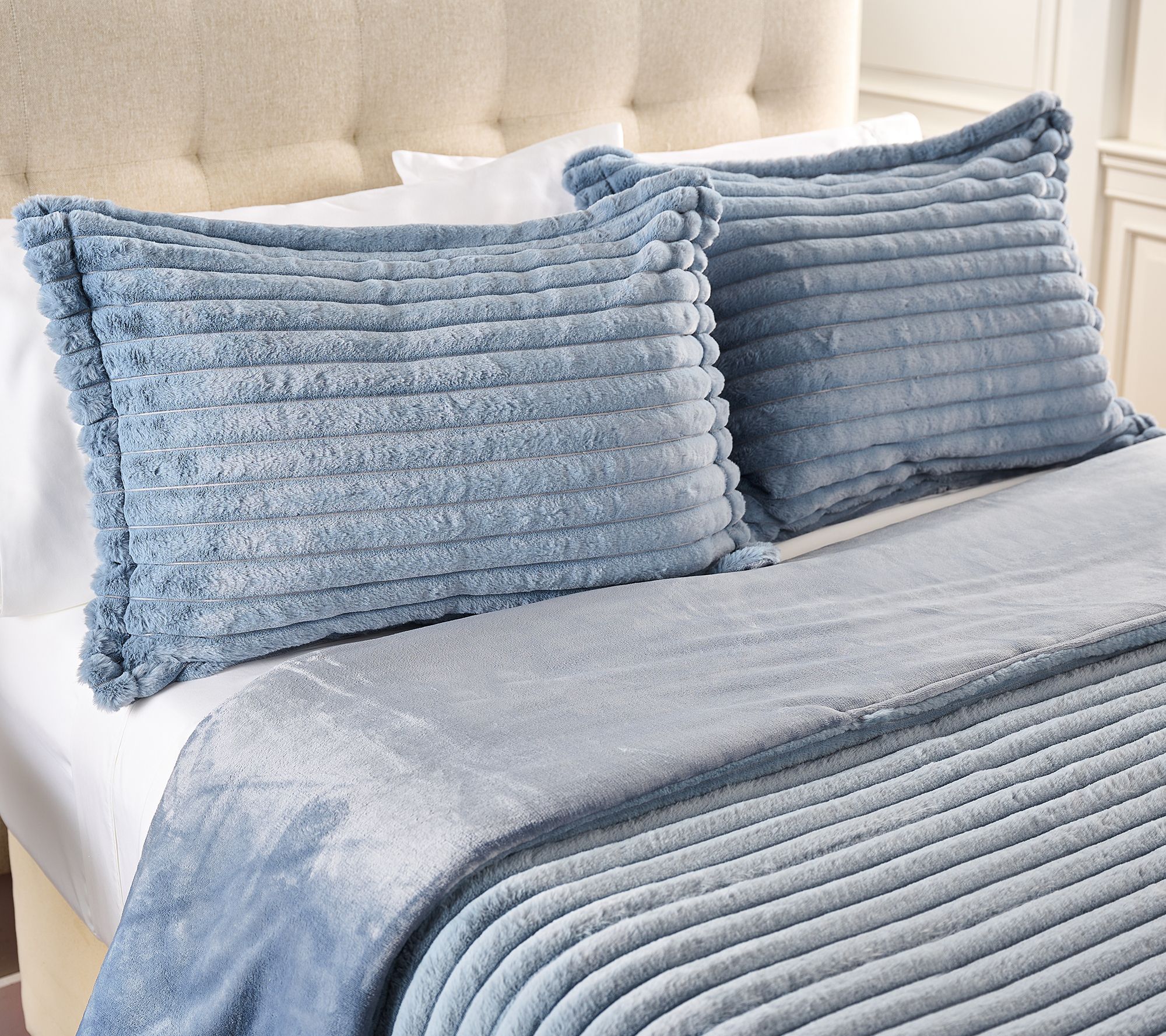  Berkshire Jacquard Fur & Velvetsoft Coverlet Set - King