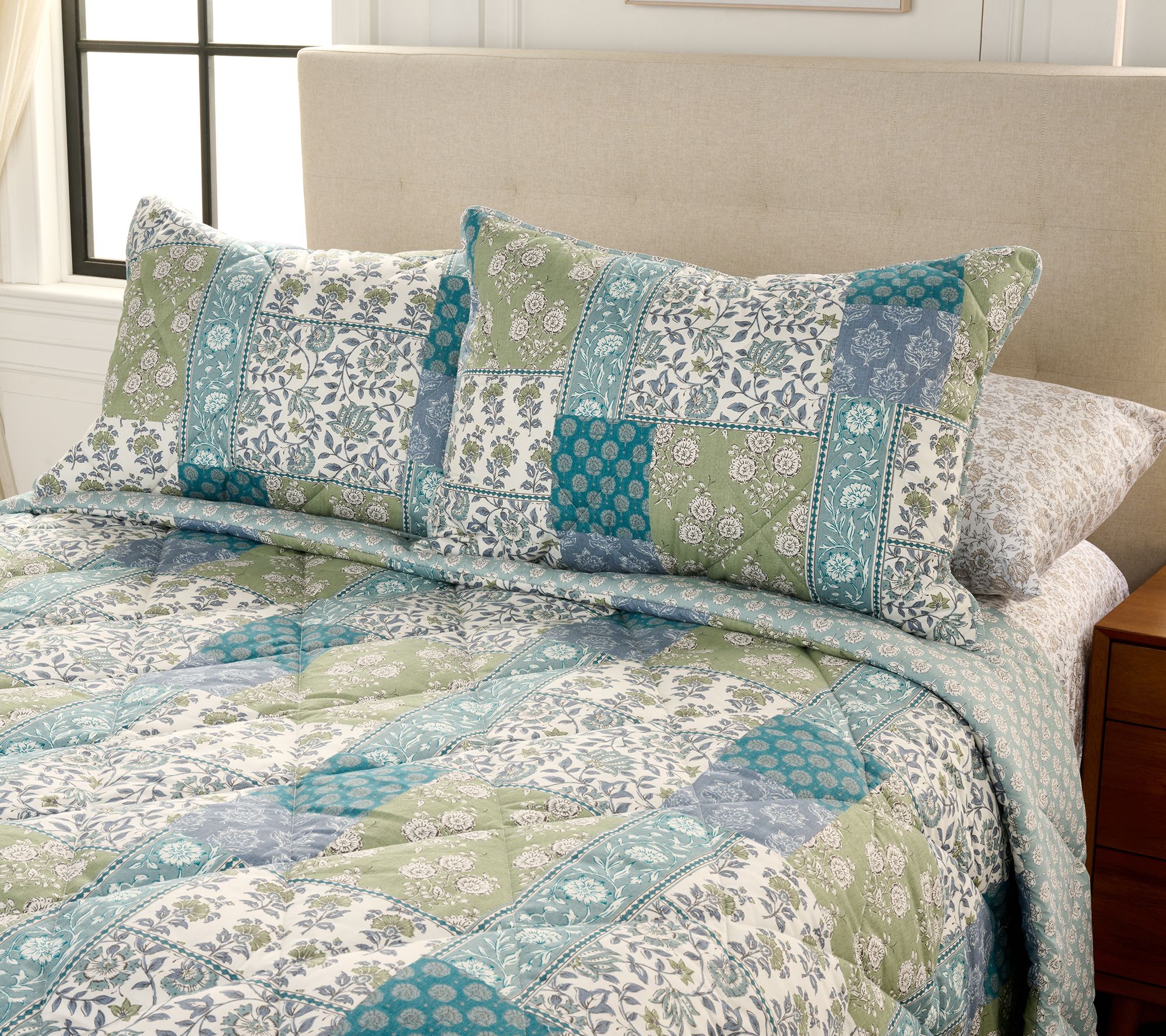 "As Is" Home Reflections Patchwork Comforter & Sham Set- Twin