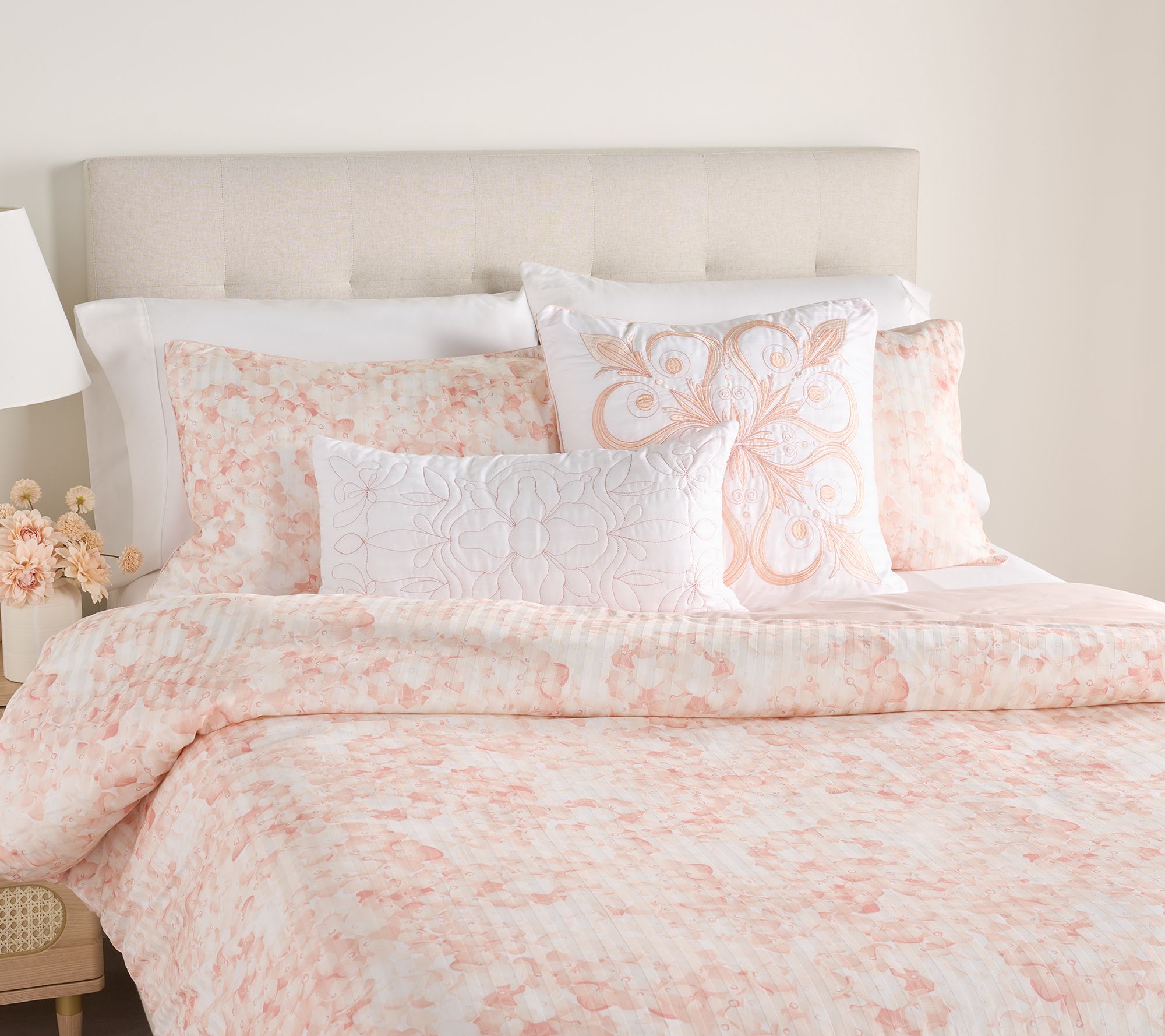Northern Nights Hydrangea Comforter Set w/ Dec Pillow- Twin