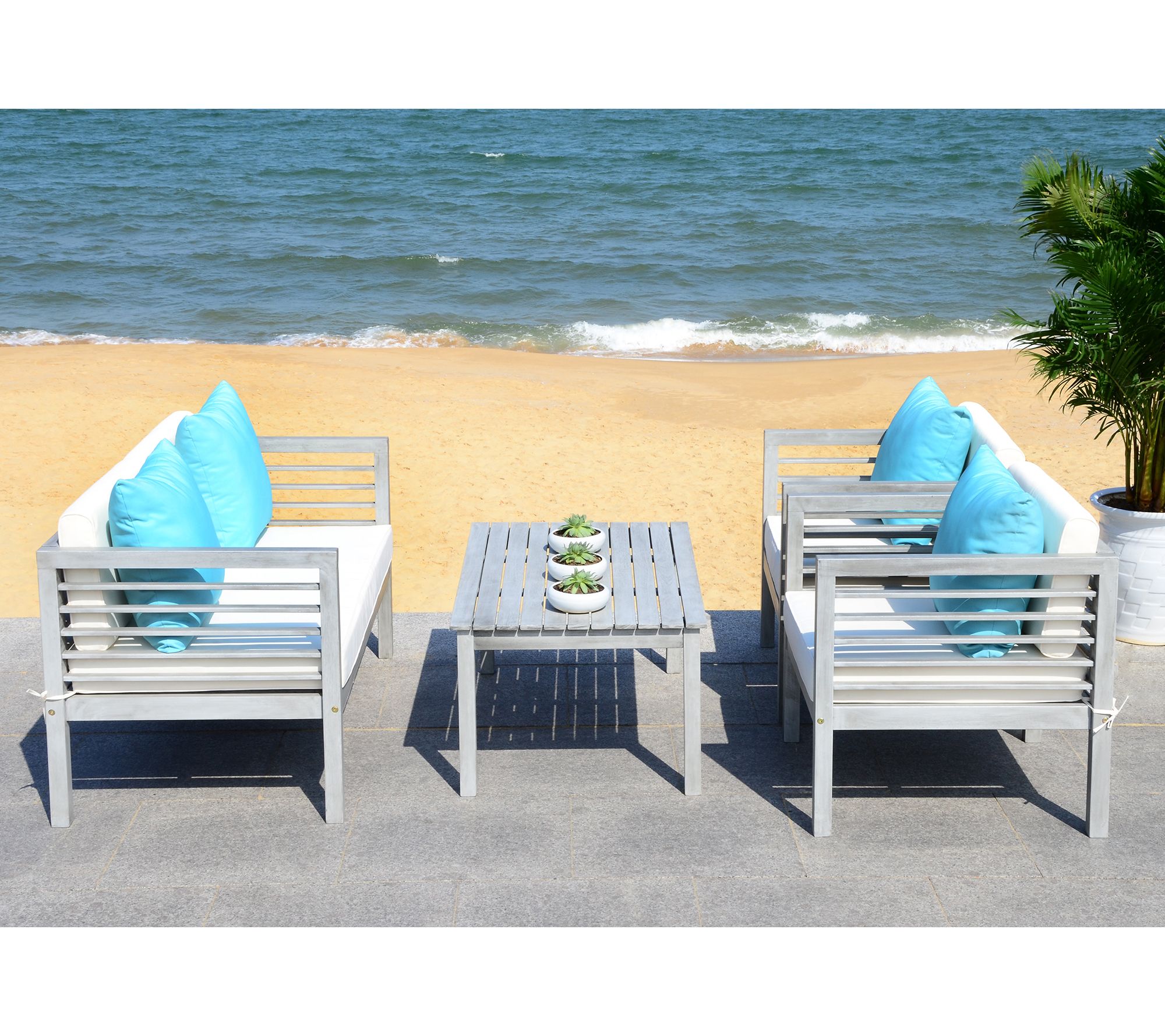 Safavieh Alda 4-Piece Outdoor Set with Accent Pillows
