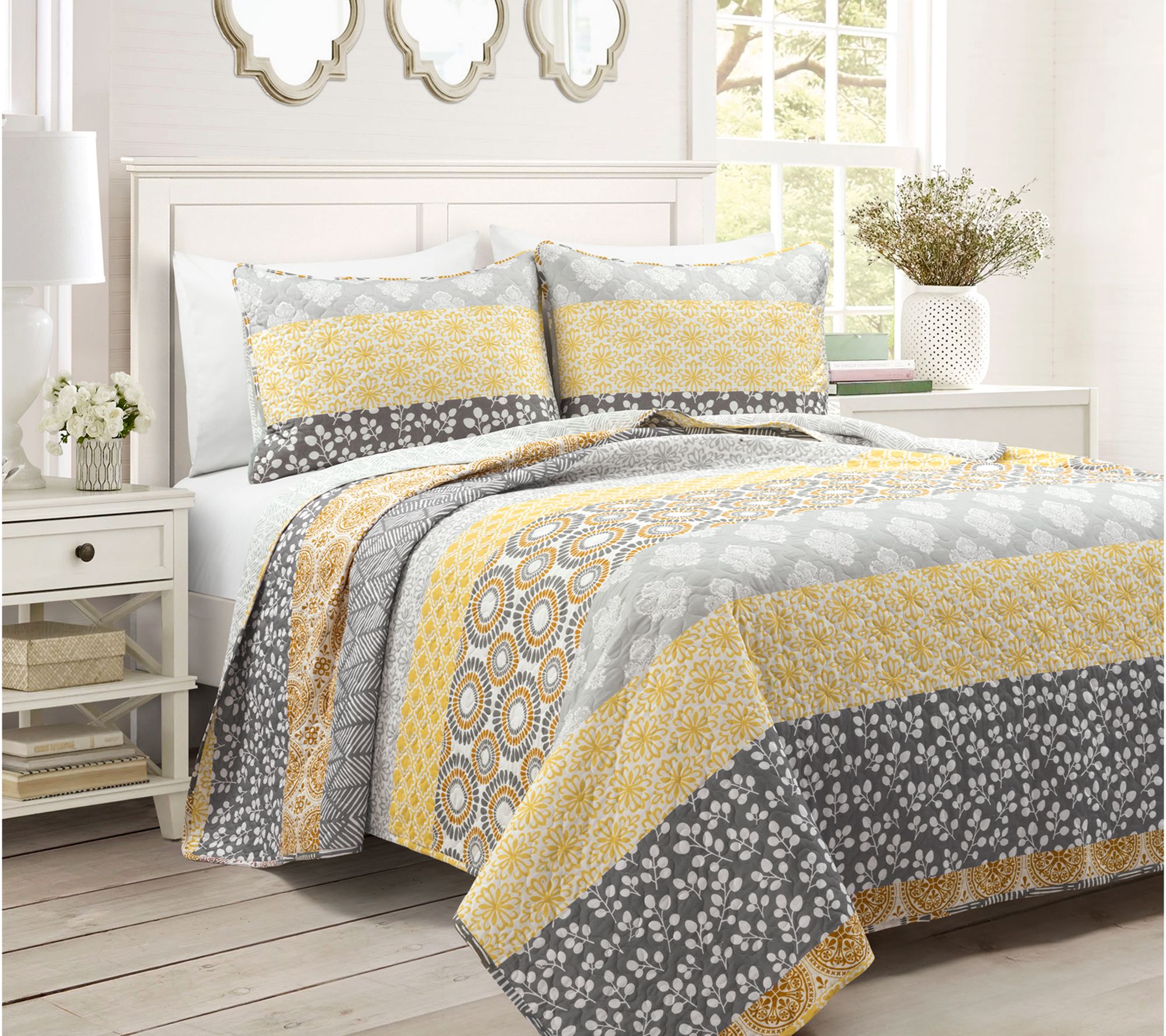 Bohemian Stripe 3-Piece Full/Queen Quilt Set byLush Decor