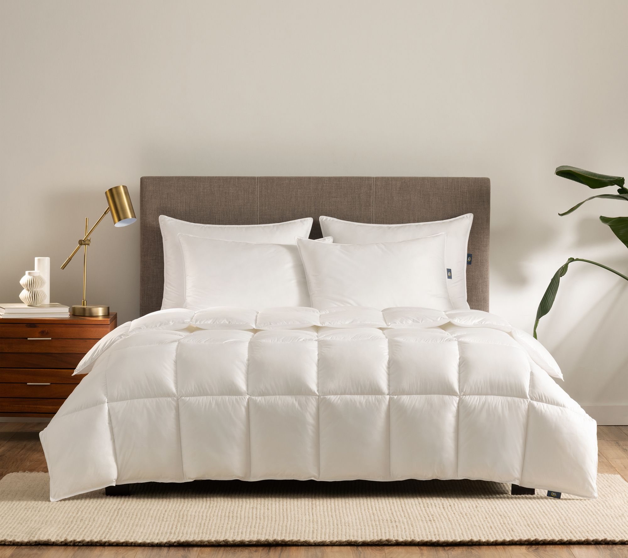 Enchante Home Down Alternative Microfiber Comforter