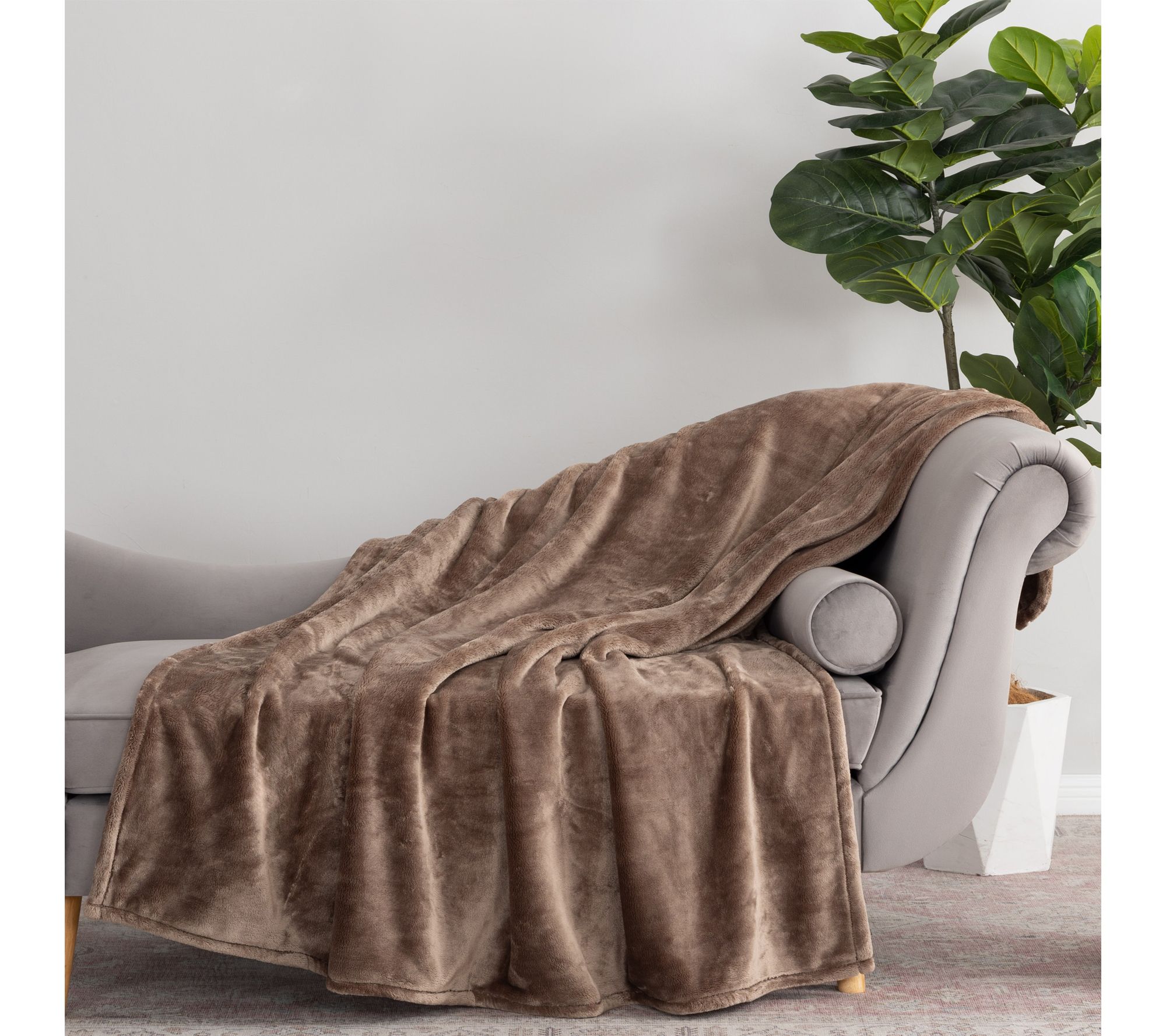 Berkshire Ultrasupreme Velvetsoft 60x70 Throw with Gift Box