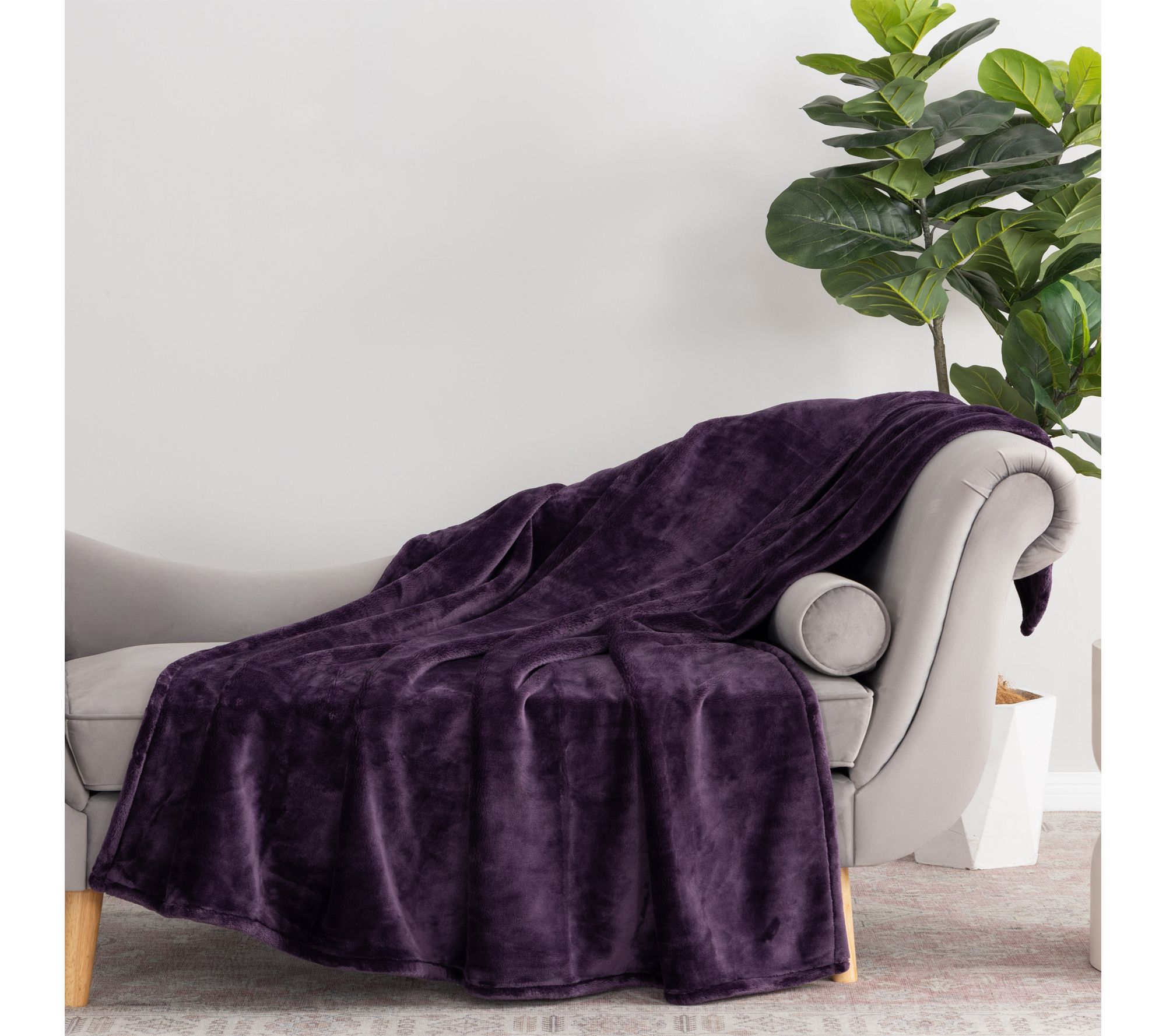 Berkshire Ultrasupreme Velvetsoft 60x70 Throw with Gift Box