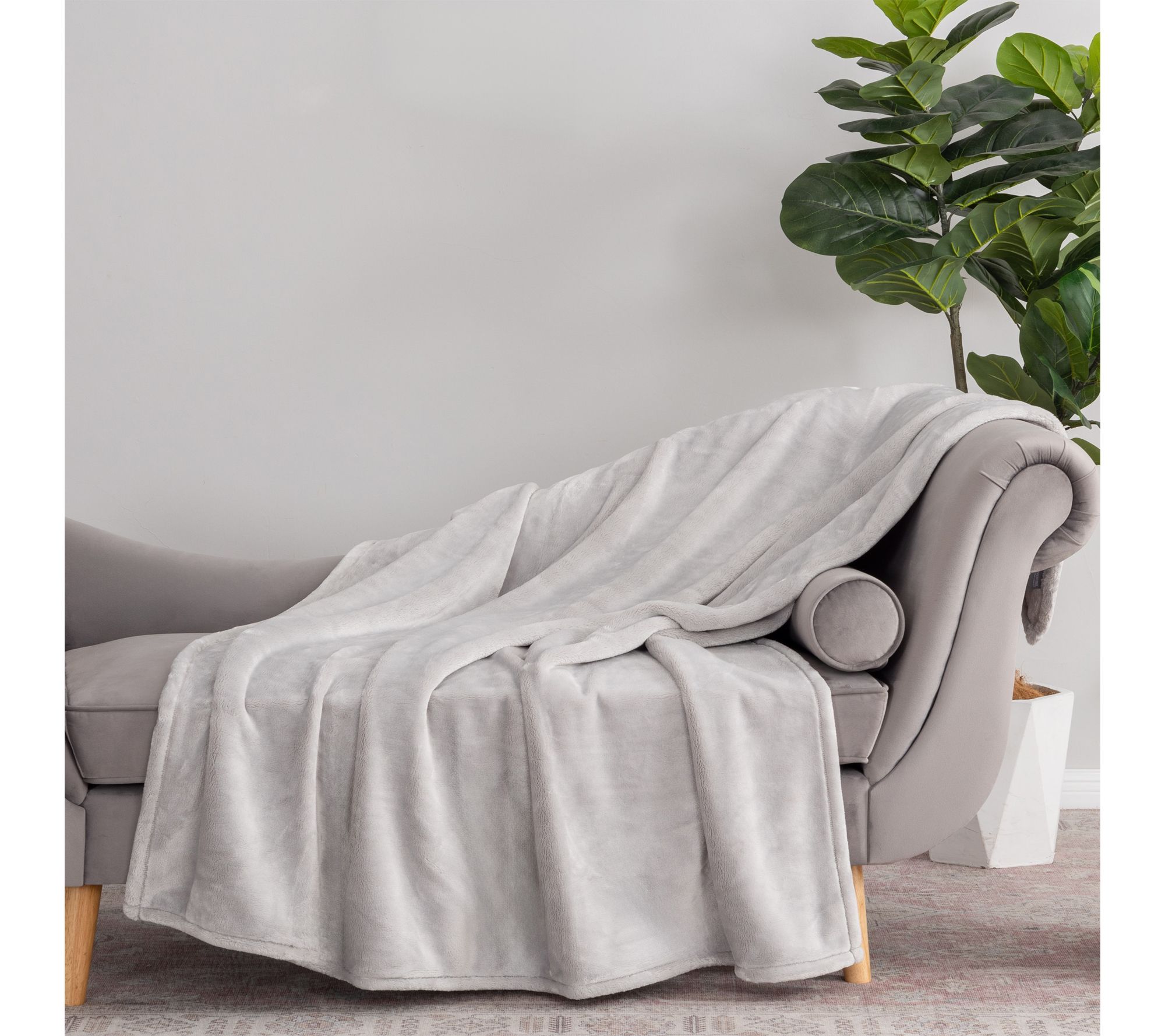 Berkshire Ultrasupreme Velvetsoft 60x70 Throw with Gift Box