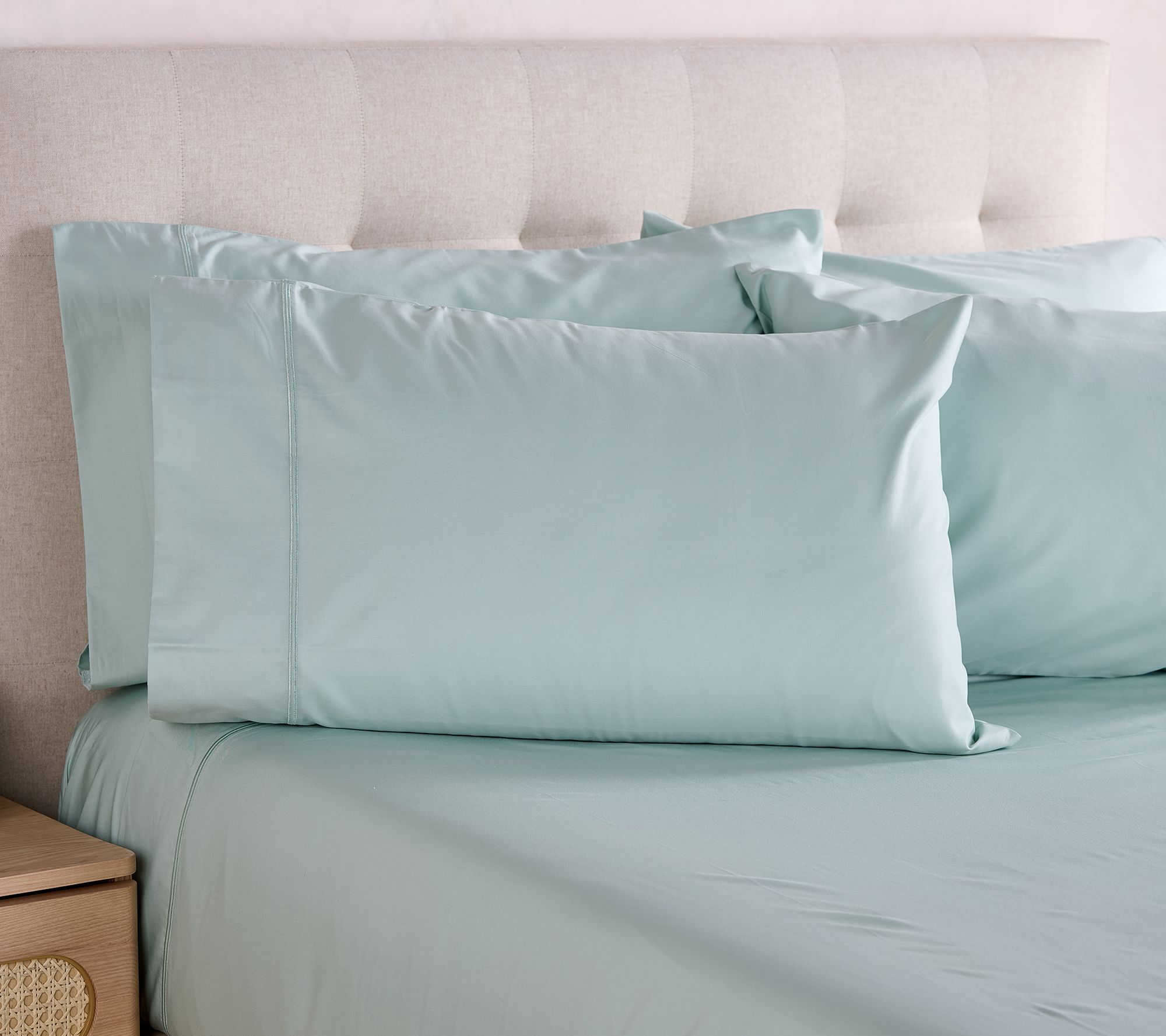 W by Wamsutta 400TC Wonder Weave Sheet Set with Extra Cases- FL