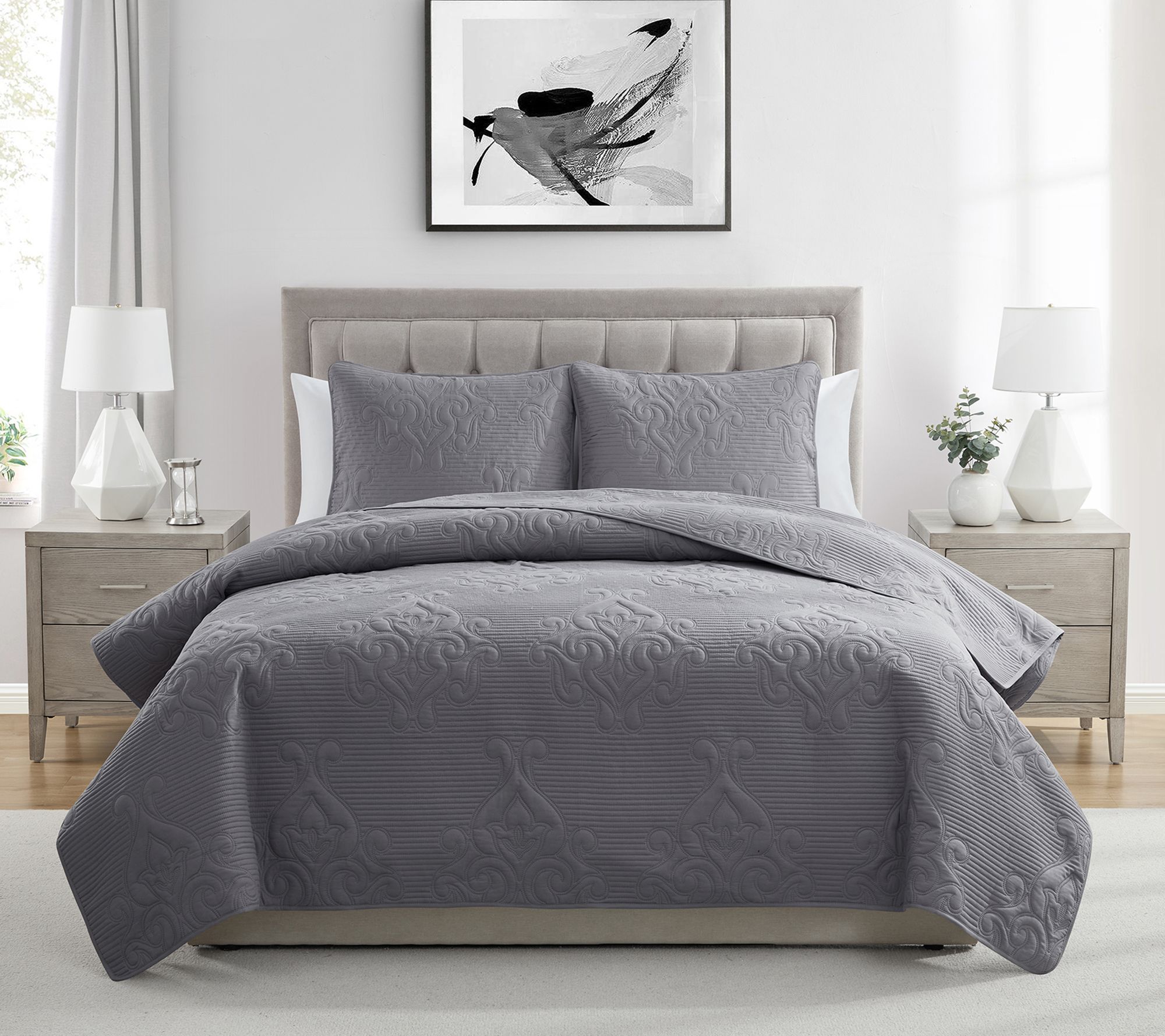 VCNY Home Solomun 3-Piece Damask Microfiber Quilt Set, King