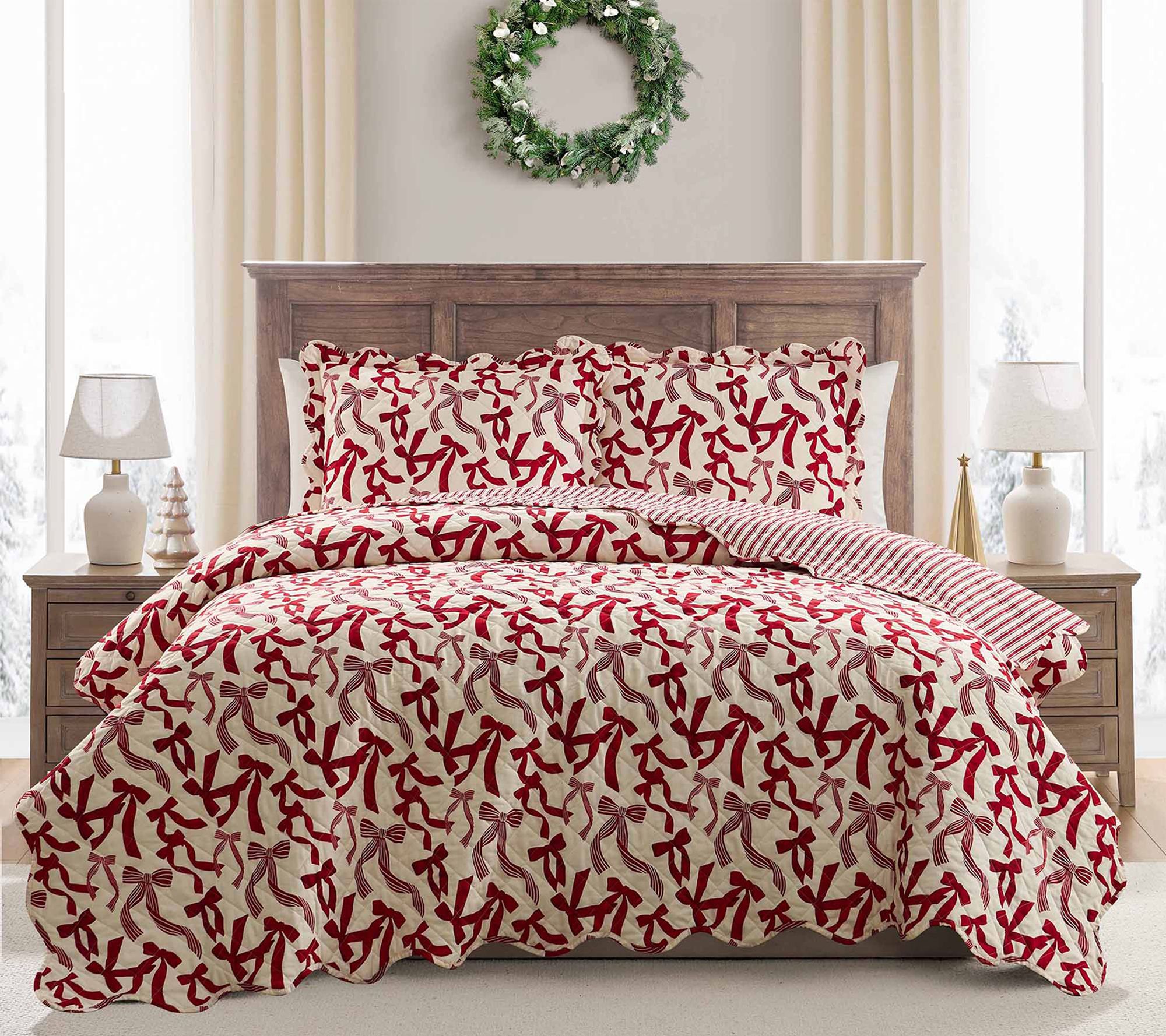 Hallmark 3-Pc Red Scallop Bow Holiday Quilt Set, King