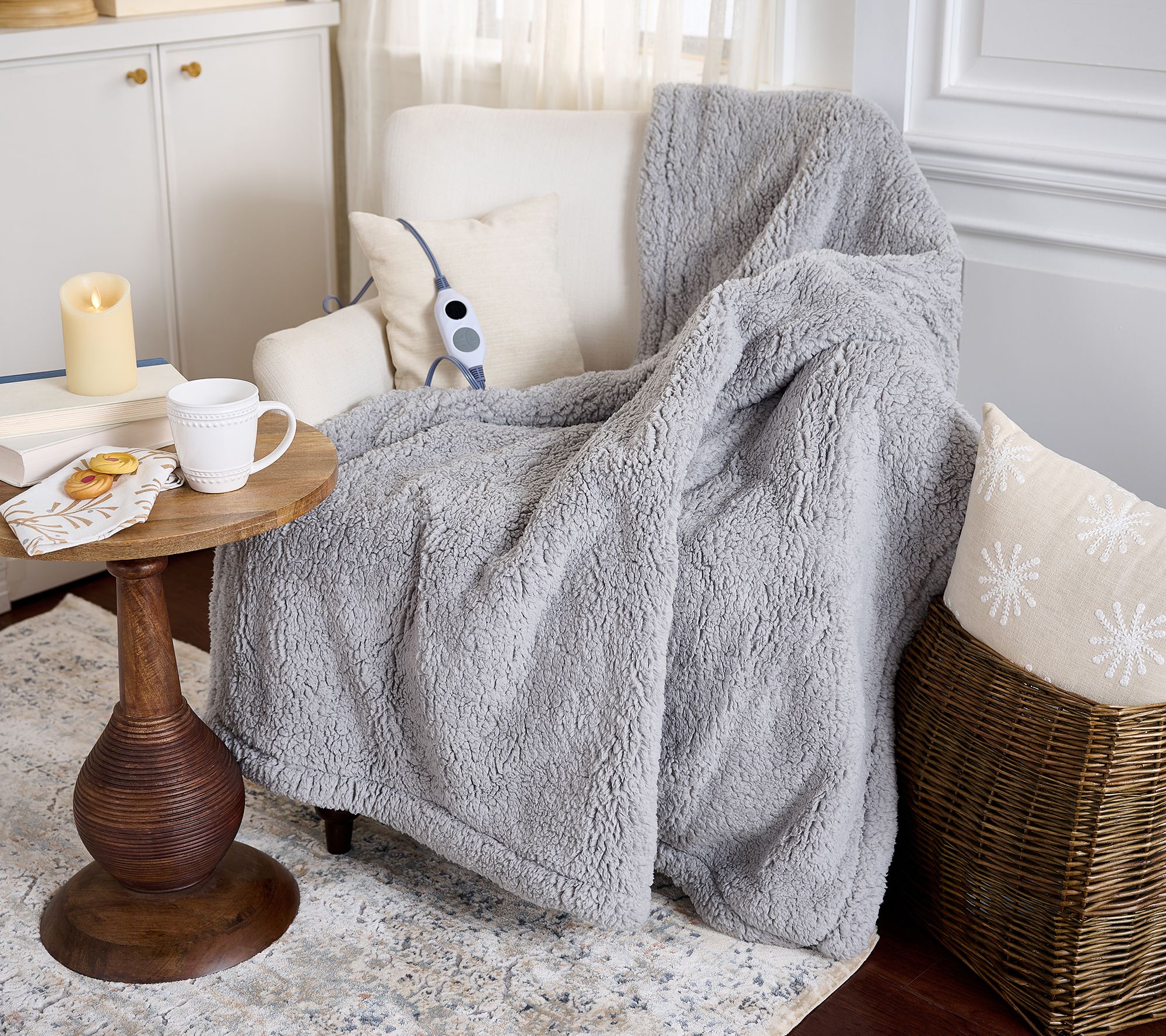 "As Is" Kringle Express Double Sided Sherpa Heated 50x70 Throw