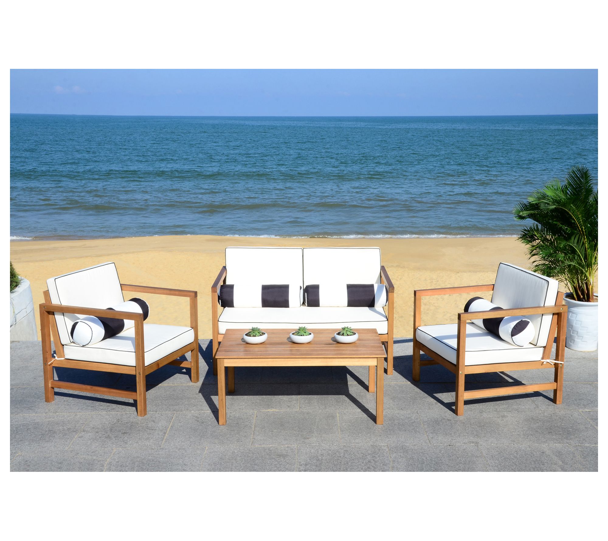 Safavieh Montez 4 Piece Outdoor Set With AccentPillows