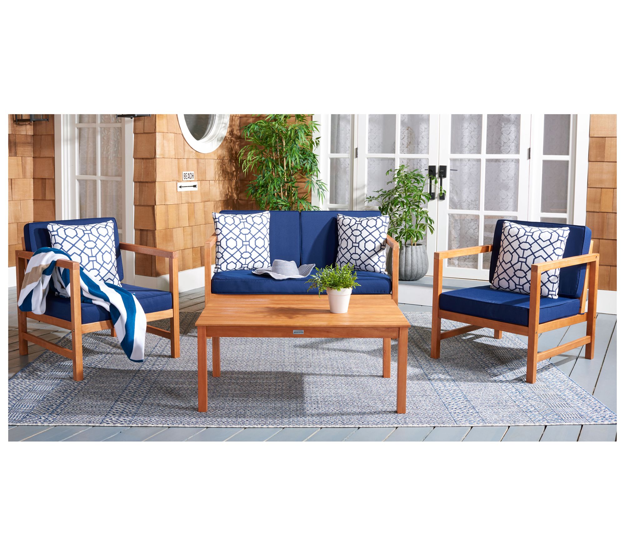 Safavieh Montez 4 Piece Outdoor Set With AccentPillows
