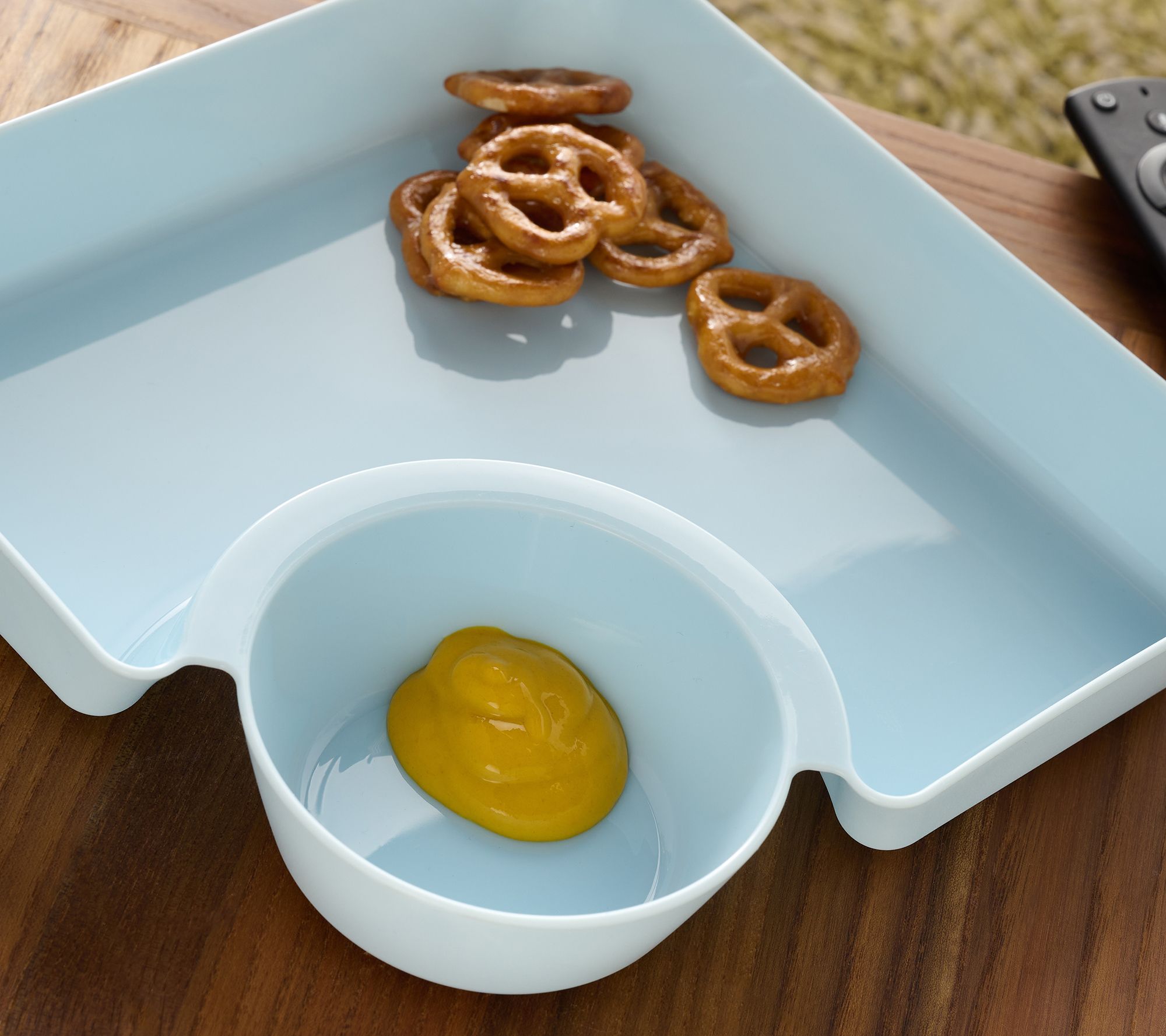 Home Reflections S/6 Appetizer Plates w/ Built -in Sauce Cup