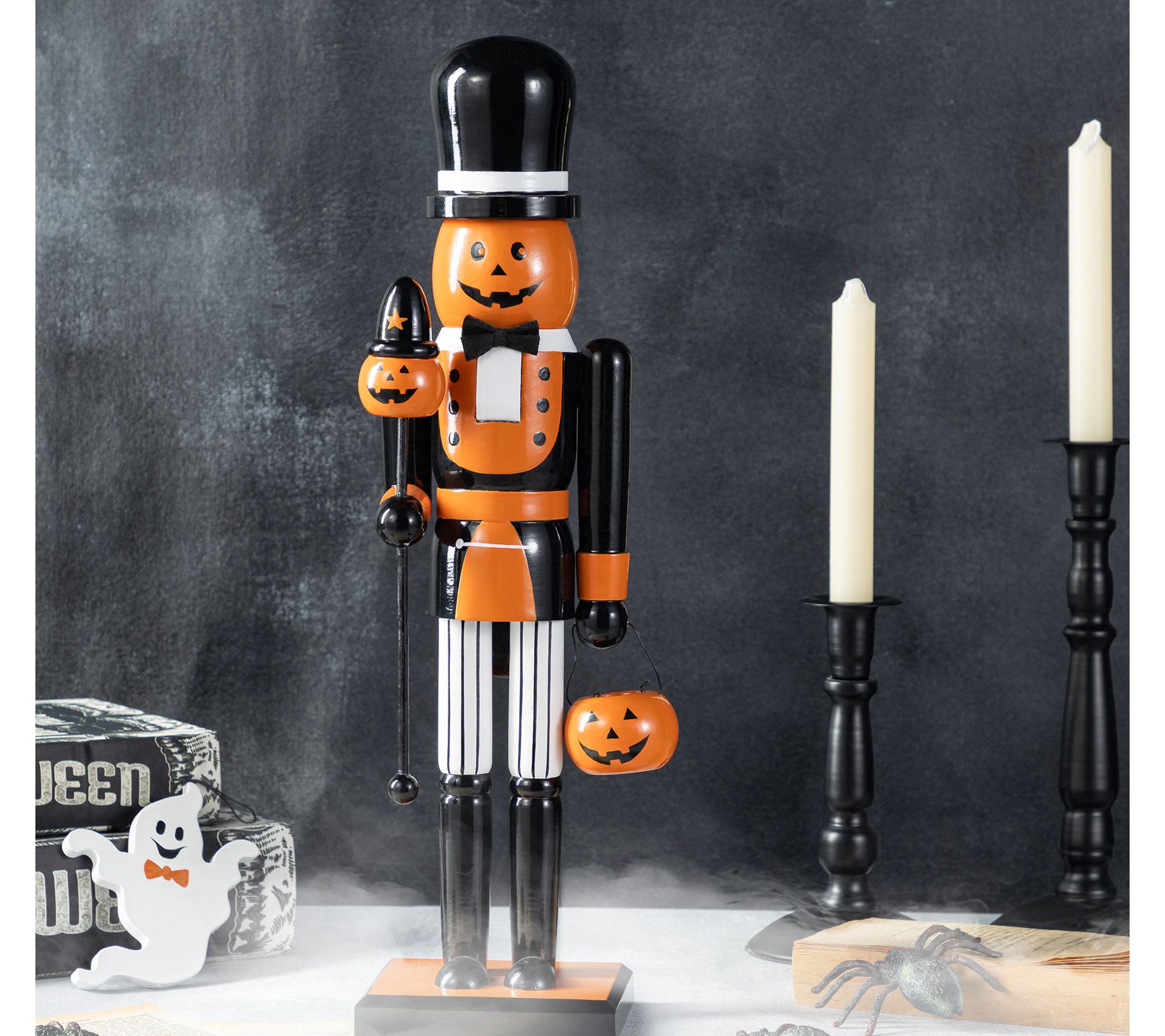 Glitzhome 19" Halloween Wooden Halloween Character w/ Ornament